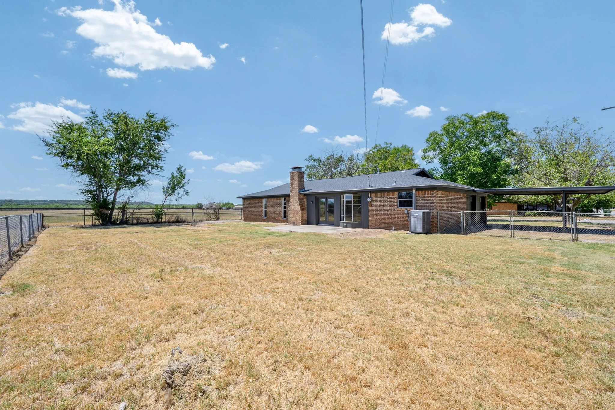 Single Family Residence For Sale in Palo Pinto County , 2201 SE 22nd Avenue, Mineral Wells, Texas 76067, 3 Bedroom, 2 Bathroom, 2 Garage spaces, 1,632 Sqft, built in 1968, mls#21362211, Real Estate Agent in Mineral Wells, Homes For Sale in Palo Pinto county, Homes For Sale in Mineral Wells, Realtor in Mineral Wells Texas, Real Estate Brokerage Independent Realty Texas, Luminita Cordes Realtor