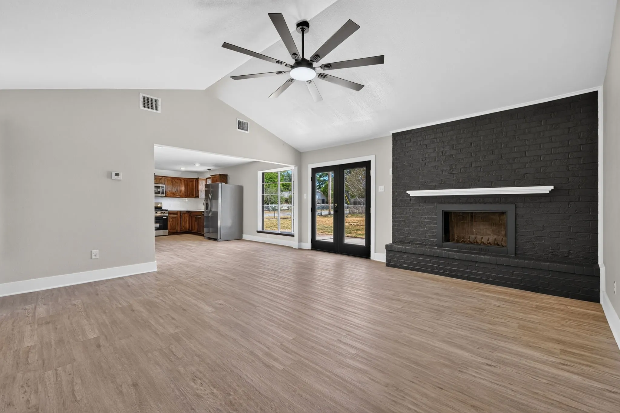 Single Family Residence For Sale in Palo Pinto County , 2201 SE 22nd Avenue, Mineral Wells, Texas 76067, 3 Bedroom, 2 Bathroom, 2 Garage spaces, 1,632 Sqft, built in 1968, mls#21362211, Real Estate Agent in Mineral Wells, Homes For Sale in Palo Pinto county, Homes For Sale in Mineral Wells, Realtor in Mineral Wells Texas, Real Estate Brokerage Independent Realty Texas, Luminita Cordes Realtor