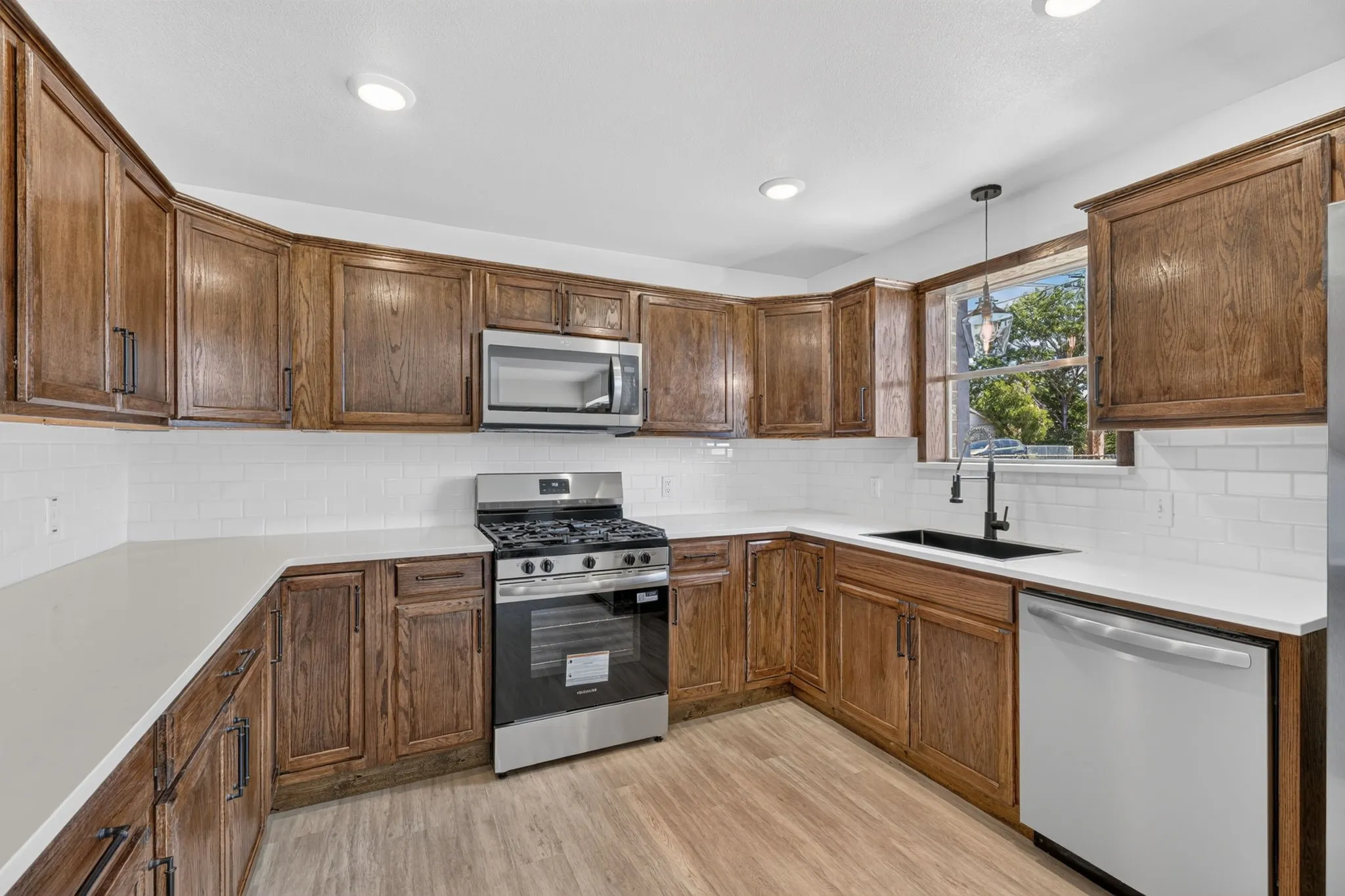 Single Family Residence For Sale in Palo Pinto County , 2201 SE 22nd Avenue, Mineral Wells, Texas 76067, 3 Bedroom, 2 Bathroom, 2 Garage spaces, 1,632 Sqft, built in 1968, mls#21362211, Real Estate Agent in Mineral Wells, Homes For Sale in Palo Pinto county, Homes For Sale in Mineral Wells, Realtor in Mineral Wells Texas, Real Estate Brokerage Independent Realty Texas, Luminita Cordes Realtor