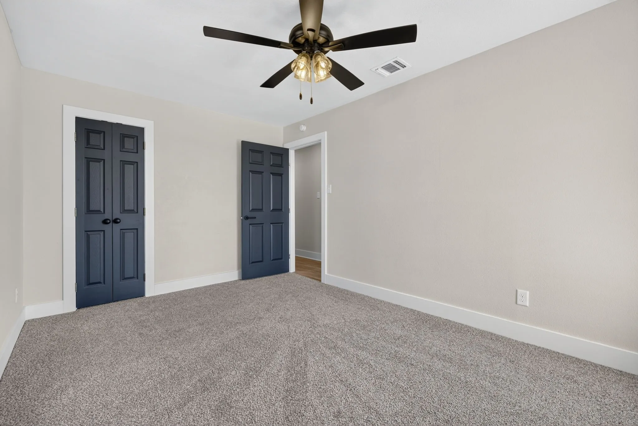 Single Family Residence For Sale in Palo Pinto County , 2201 SE 22nd Avenue, Mineral Wells, Texas 76067, 3 Bedroom, 2 Bathroom, 2 Garage spaces, 1,632 Sqft, built in 1968, mls#21362211, Real Estate Agent in Mineral Wells, Homes For Sale in Palo Pinto county, Homes For Sale in Mineral Wells, Realtor in Mineral Wells Texas, Real Estate Brokerage Independent Realty Texas, Luminita Cordes Realtor
