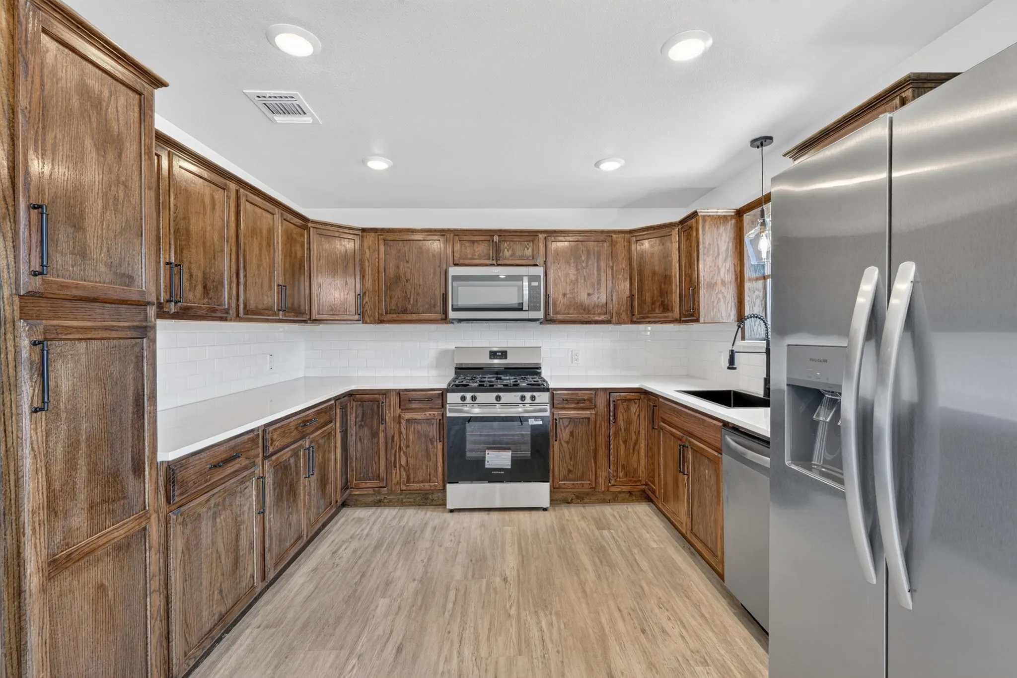 Single Family Residence For Sale in Palo Pinto County , 2201 SE 22nd Avenue, Mineral Wells, Texas 76067, 3 Bedroom, 2 Bathroom, 2 Garage spaces, 1,632 Sqft, built in 1968, mls#21362211, Real Estate Agent in Mineral Wells, Homes For Sale in Palo Pinto county, Homes For Sale in Mineral Wells, Realtor in Mineral Wells Texas, Real Estate Brokerage Independent Realty Texas, Luminita Cordes Realtor