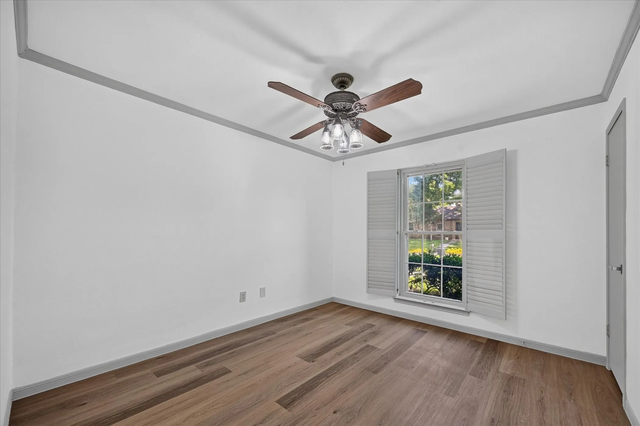 Single Family Residence For Rent in Dallas County , 2516 Lawnview Drive, Carrollton, Texas 75006, 3 Bedroom, 2 Bathroom, 2 Garage spaces, 1,733 Sqft, built in 1981, mls#21362303, Real Estate Agent in Carrollton, Homes For Rent in Dallas county, Homes For Rent in Carrollton, Realtor in Carrollton Texas, Real Estate Brokerage Independent Realty Texas, Luminita Cordes Realtor