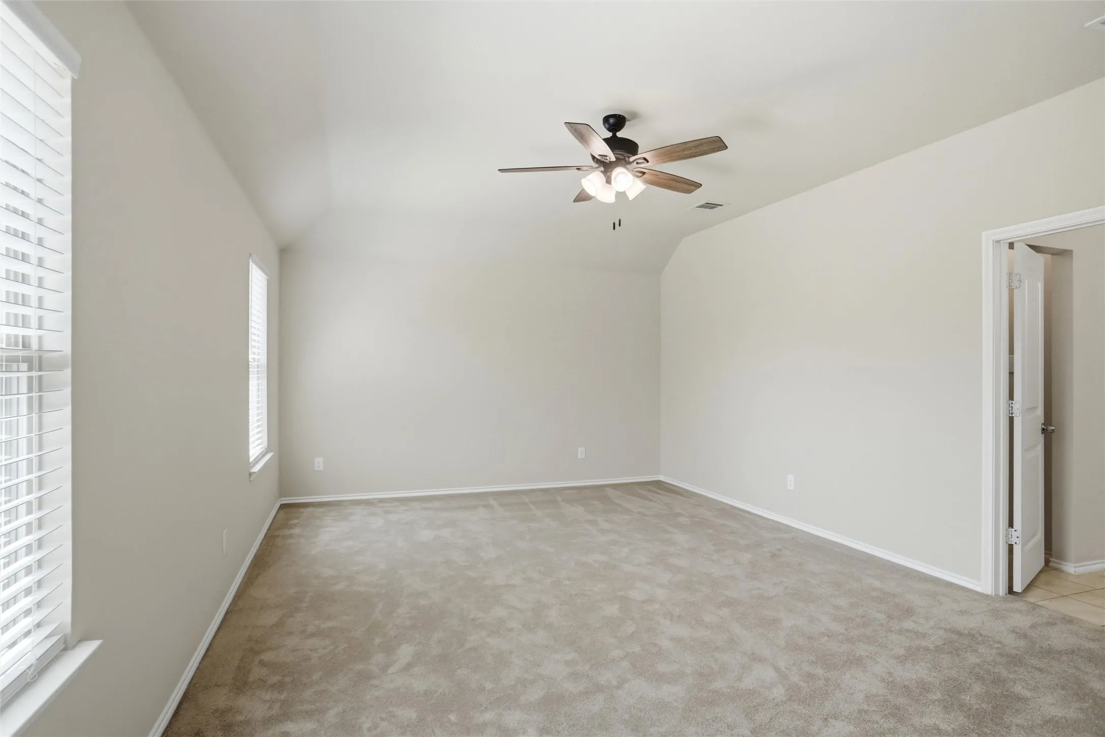 Single Family Residence For Rent in Kaufman County , 2795 Tanner Street, Forney, Texas 75126, 4 Bedroom, 2 Bathroom, 2 Garage spaces, 2,113 Sqft, built in 2018, mls#21351248, Real Estate Agent in Forney, Homes For Rent in Kaufman county, Homes For Rent in Forney, Realtor in Forney Texas, Real Estate Brokerage Independent Realty Texas, Luminita Cordes Realtor