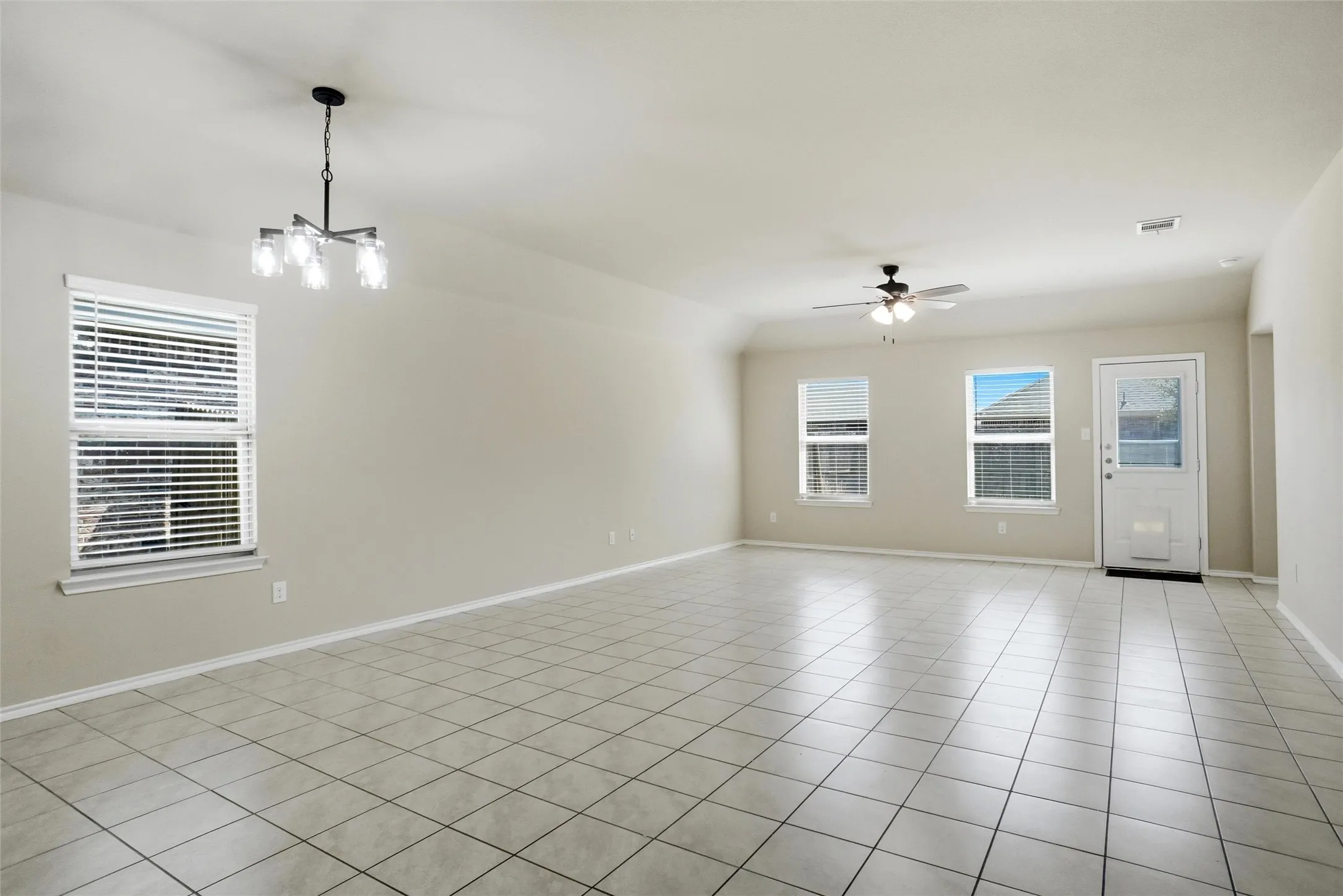 Single Family Residence For Rent in Kaufman County , 2795 Tanner Street, Forney, Texas 75126, 4 Bedroom, 2 Bathroom, 2 Garage spaces, 2,113 Sqft, built in 2018, mls#21351248, Real Estate Agent in Forney, Homes For Rent in Kaufman county, Homes For Rent in Forney, Realtor in Forney Texas, Real Estate Brokerage Independent Realty Texas, Luminita Cordes Realtor