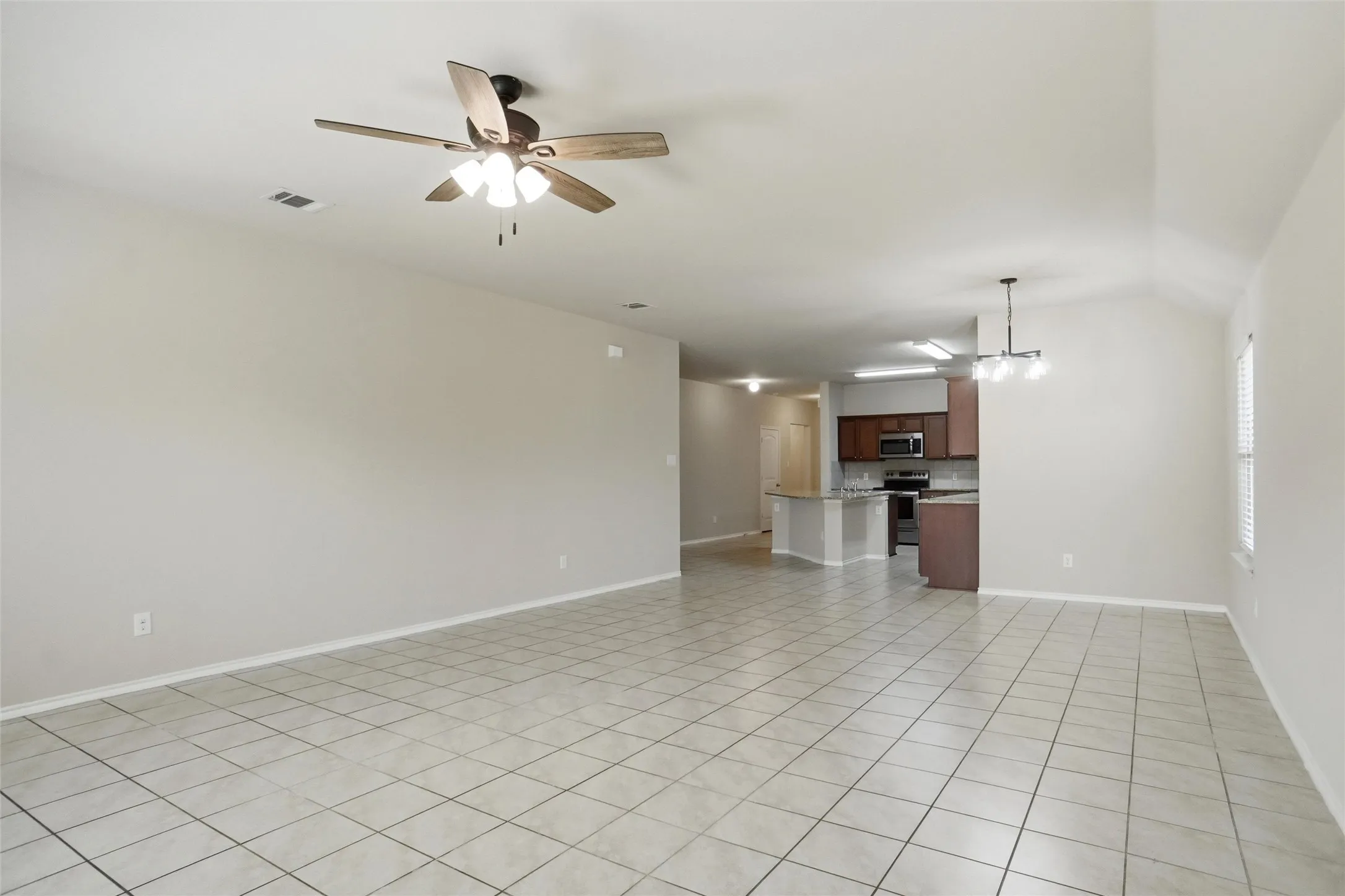 Single Family Residence For Rent in Kaufman County , 2795 Tanner Street, Forney, Texas 75126, 4 Bedroom, 2 Bathroom, 2 Garage spaces, 2,113 Sqft, built in 2018, mls#21351248, Real Estate Agent in Forney, Homes For Rent in Kaufman county, Homes For Rent in Forney, Realtor in Forney Texas, Real Estate Brokerage Independent Realty Texas, Luminita Cordes Realtor