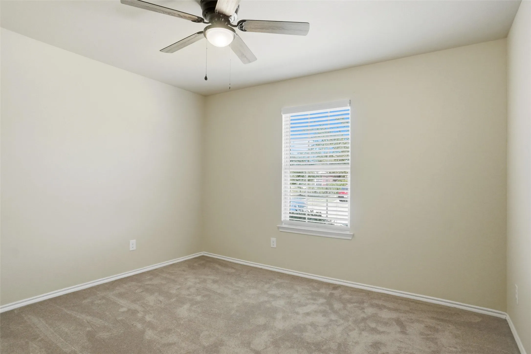 Single Family Residence For Rent in Kaufman County , 2795 Tanner Street, Forney, Texas 75126, 4 Bedroom, 2 Bathroom, 2 Garage spaces, 2,113 Sqft, built in 2018, mls#21351248, Real Estate Agent in Forney, Homes For Rent in Kaufman county, Homes For Rent in Forney, Realtor in Forney Texas, Real Estate Brokerage Independent Realty Texas, Luminita Cordes Realtor