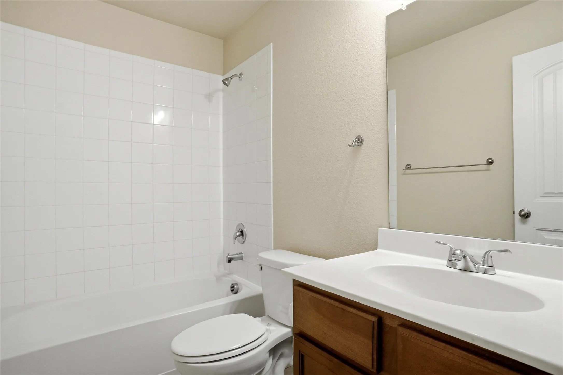 Single Family Residence For Rent in Kaufman County , 2795 Tanner Street, Forney, Texas 75126, 4 Bedroom, 2 Bathroom, 2 Garage spaces, 2,113 Sqft, built in 2018, mls#21351248, Real Estate Agent in Forney, Homes For Rent in Kaufman county, Homes For Rent in Forney, Realtor in Forney Texas, Real Estate Brokerage Independent Realty Texas, Luminita Cordes Realtor