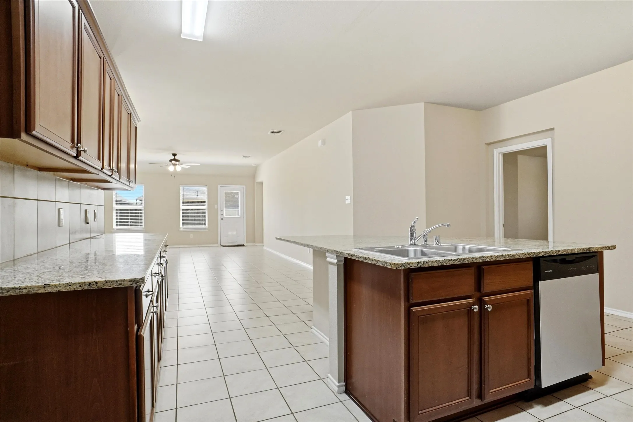 Single Family Residence For Rent in Kaufman County , 2795 Tanner Street, Forney, Texas 75126, 4 Bedroom, 2 Bathroom, 2 Garage spaces, 2,113 Sqft, built in 2018, mls#21351248, Real Estate Agent in Forney, Homes For Rent in Kaufman county, Homes For Rent in Forney, Realtor in Forney Texas, Real Estate Brokerage Independent Realty Texas, Luminita Cordes Realtor