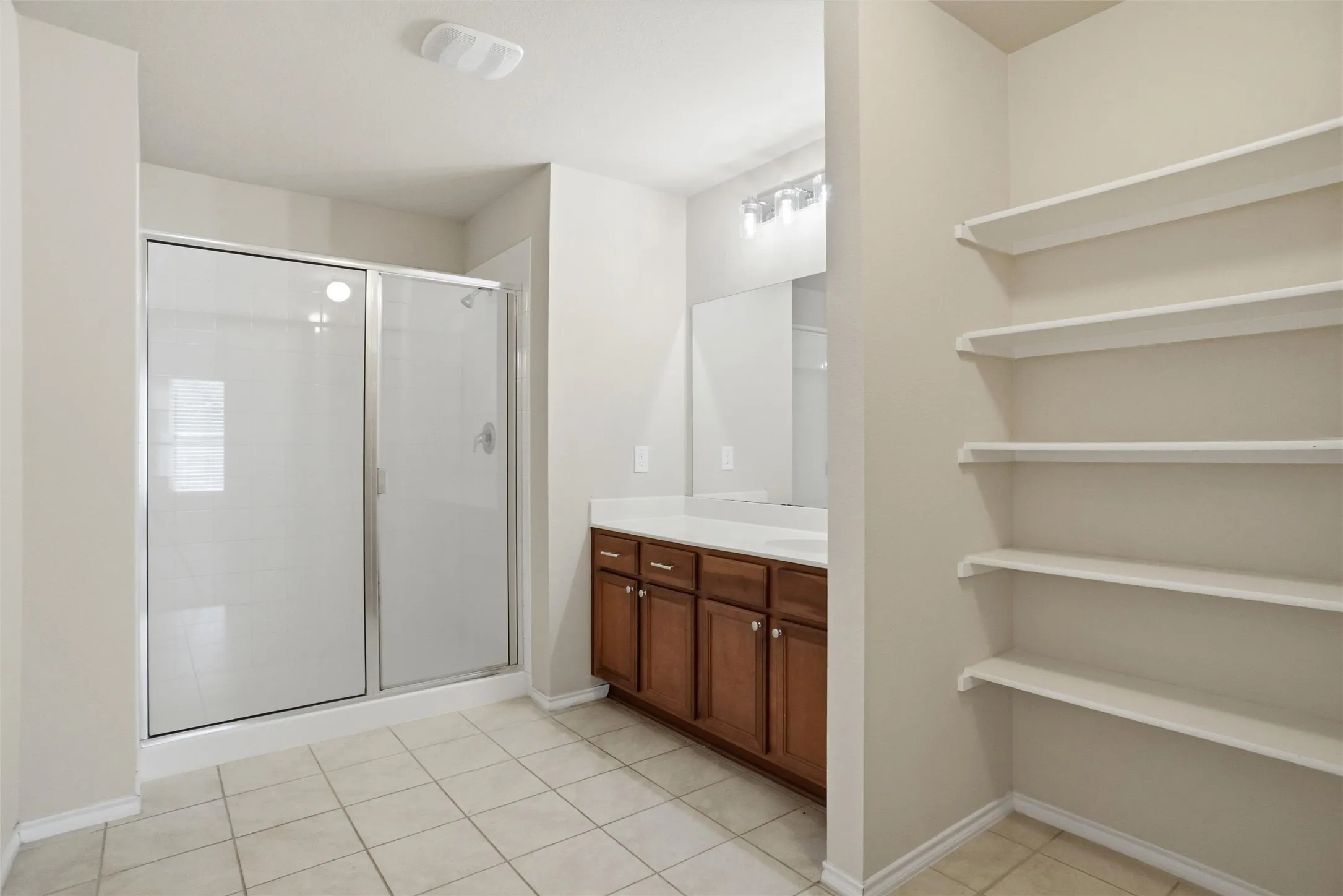 Single Family Residence For Rent in Kaufman County , 2795 Tanner Street, Forney, Texas 75126, 4 Bedroom, 2 Bathroom, 2 Garage spaces, 2,113 Sqft, built in 2018, mls#21351248, Real Estate Agent in Forney, Homes For Rent in Kaufman county, Homes For Rent in Forney, Realtor in Forney Texas, Real Estate Brokerage Independent Realty Texas, Luminita Cordes Realtor