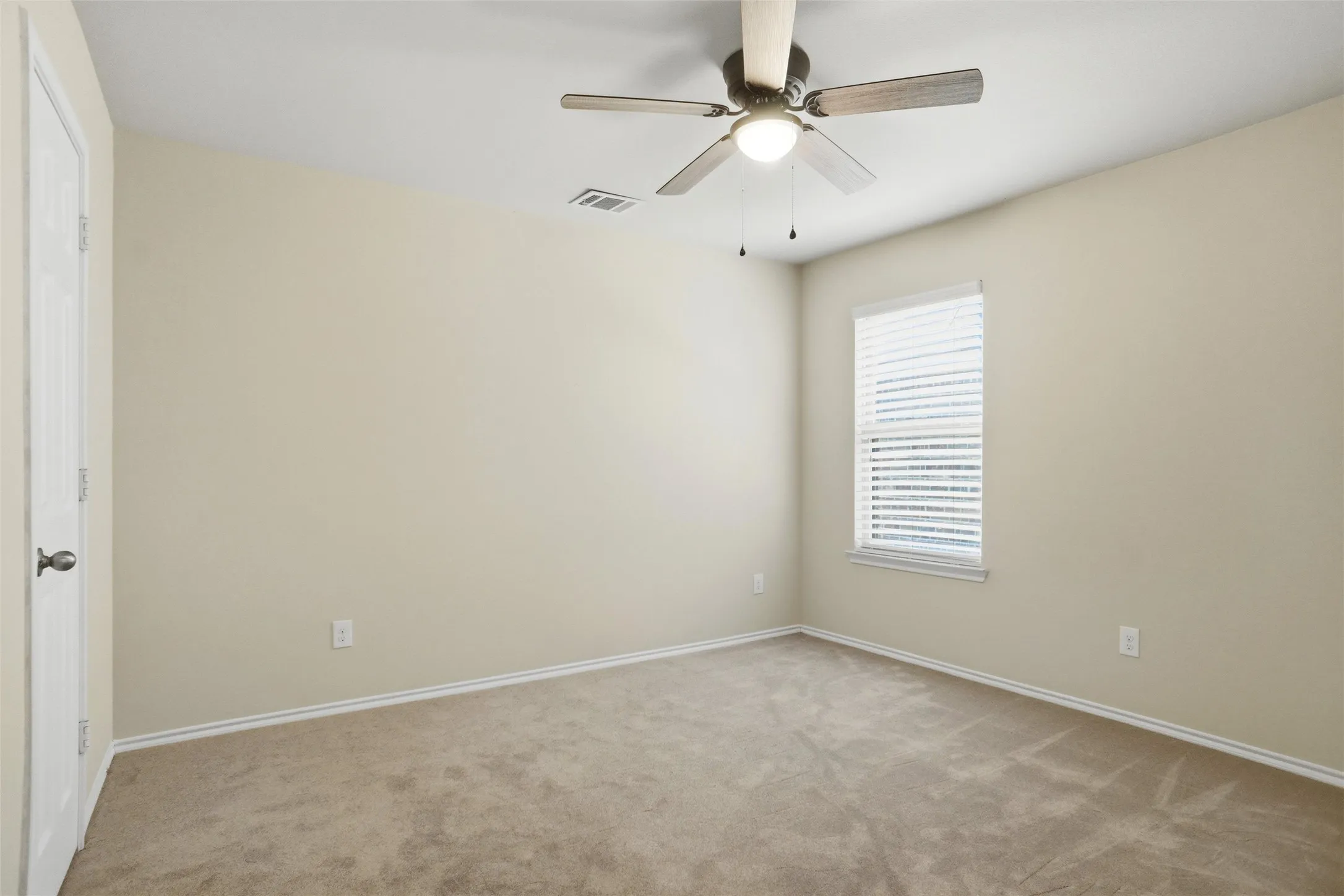 Single Family Residence For Rent in Kaufman County , 2795 Tanner Street, Forney, Texas 75126, 4 Bedroom, 2 Bathroom, 2 Garage spaces, 2,113 Sqft, built in 2018, mls#21351248, Real Estate Agent in Forney, Homes For Rent in Kaufman county, Homes For Rent in Forney, Realtor in Forney Texas, Real Estate Brokerage Independent Realty Texas, Luminita Cordes Realtor