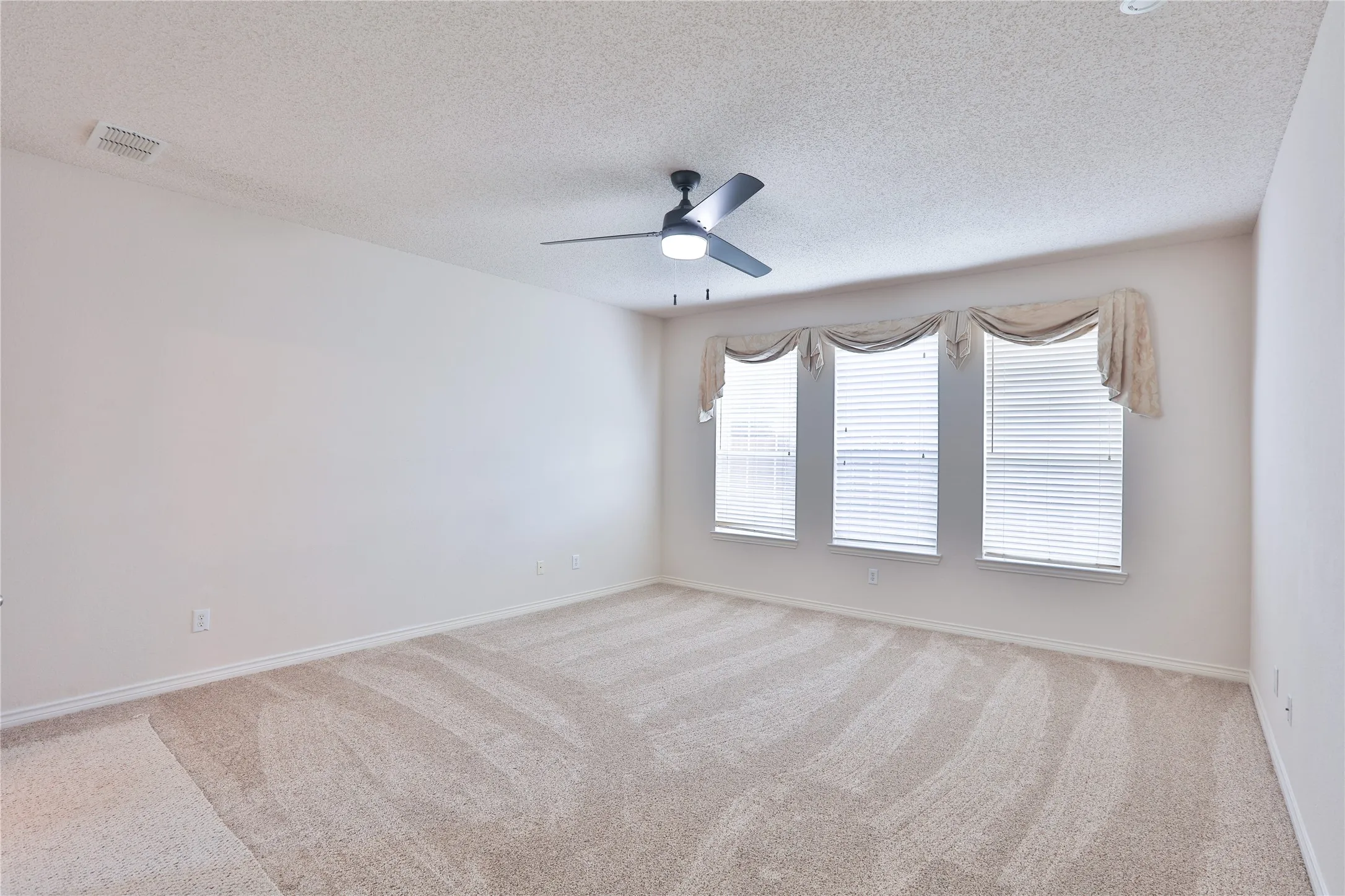 Single Family Residence For Sale in Collin County , 7416 Brookdale Drive, Plano, Texas 75024, 4 Bedroom, 4 Bathroom, 1 Garage spaces, 3,383 Sqft, built in 1997, mls#21363205, Real Estate Agent in Plano, Homes For Sale in Collin county, Homes For Sale in Plano, Realtor in Plano Texas, Real Estate Brokerage Independent Realty Texas, Luminita Cordes Realtor
