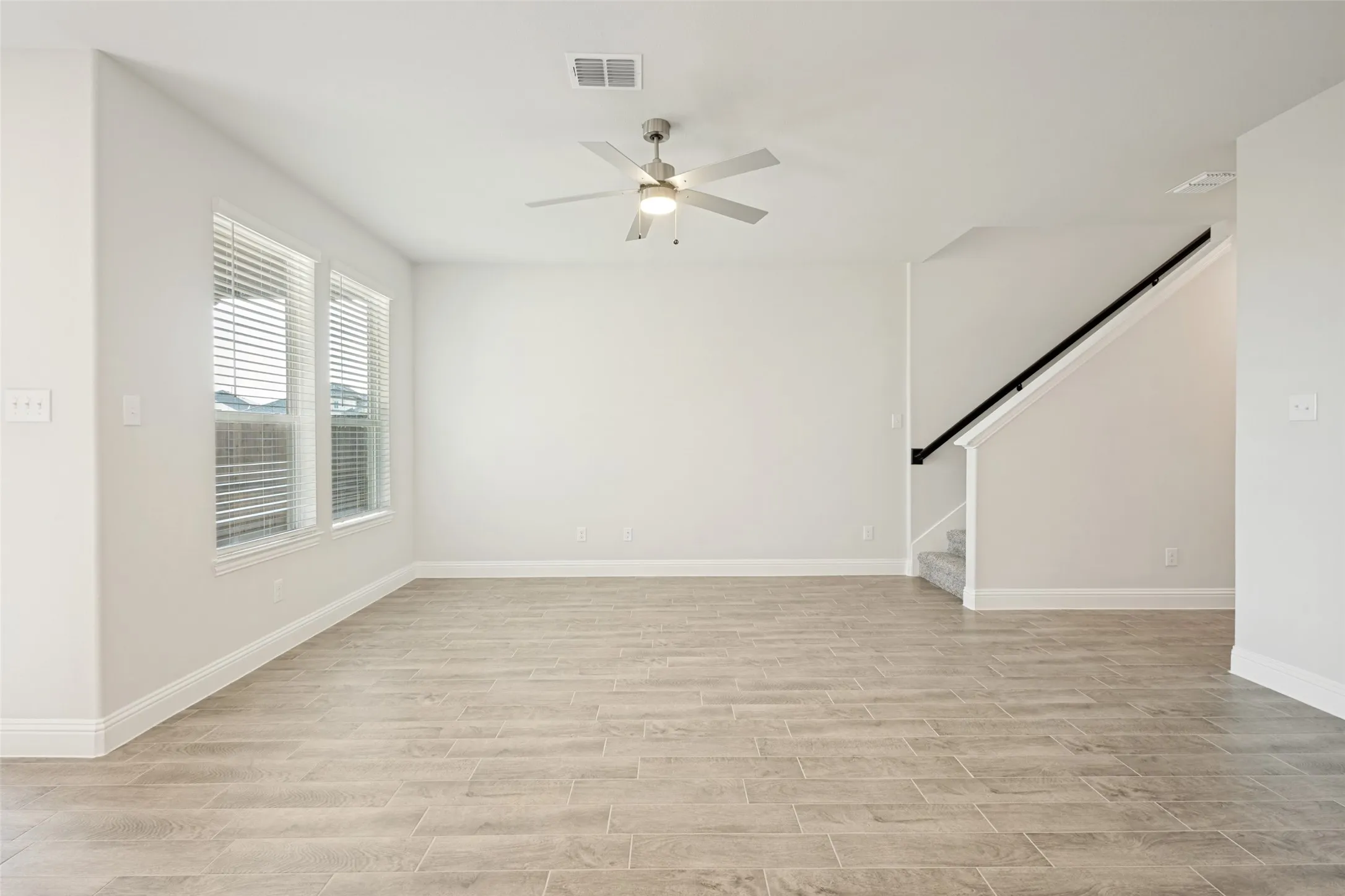 Single Family Residence For Rent in Collin County , 806 Sicily Boulevard, Princeton, Texas 75407, 3 Bedroom, 3 Bathroom, 2 Garage spaces, 1,777 Sqft, built in 2025, mls#21363207, Real Estate Agent in Princeton, Homes For Rent in Collin county, Homes For Rent in Princeton, Realtor in Princeton Texas, Real Estate Brokerage Independent Realty Texas, Luminita Cordes Realtor
