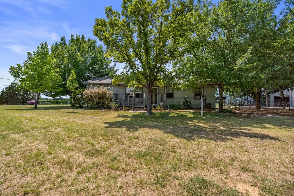 Single Family Residence For Sale in Denton County , 1510 Stanford Court, Denton, Texas 76210, 3 Bedroom, 3 Bathroom, 2 Garage spaces, 1,242 Sqft, built in 2004, mls#21349462, Real Estate Agent in Denton, Homes For Sale in Denton county, Homes For Sale in Denton, Realtor in Denton Texas, Real Estate Brokerage Independent Realty Texas, Luminita Cordes Realtor