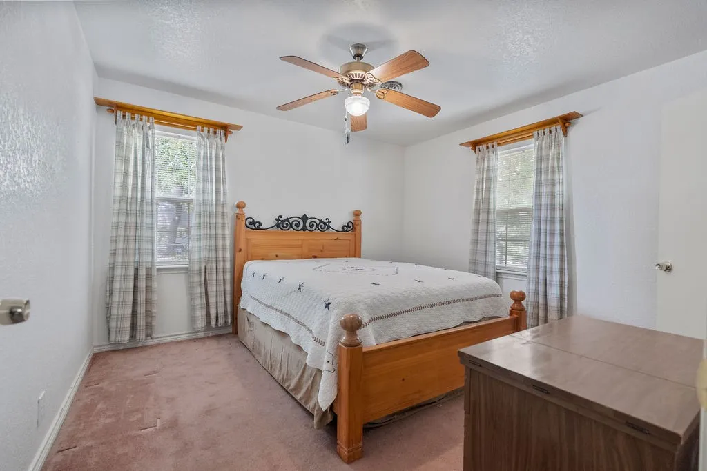 Single Family Residence For Sale in Denton County , 1510 Stanford Court, Denton, Texas 76210, 3 Bedroom, 3 Bathroom, 2 Garage spaces, 1,242 Sqft, built in 2004, mls#21349462, Real Estate Agent in Denton, Homes For Sale in Denton county, Homes For Sale in Denton, Realtor in Denton Texas, Real Estate Brokerage Independent Realty Texas, Luminita Cordes Realtor