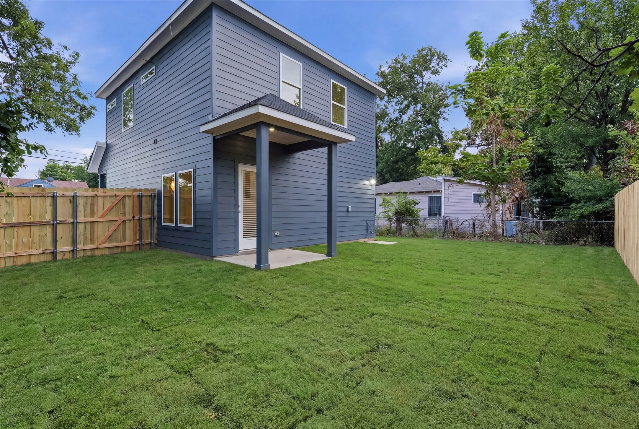 Single Family Residence For Sale in Dallas County , 2906 Swanson Street, Dallas, Texas 75210, 3 Bedroom, 3 Bathroom, Garage spaces, 1,600 Sqft, built in 2026, mls#21361752, Real Estate Agent in Dallas, Homes For Sale in Dallas county, Homes For Sale in Dallas, Realtor in Dallas Texas, Real Estate Brokerage Independent Realty Texas, Luminita Cordes Realtor