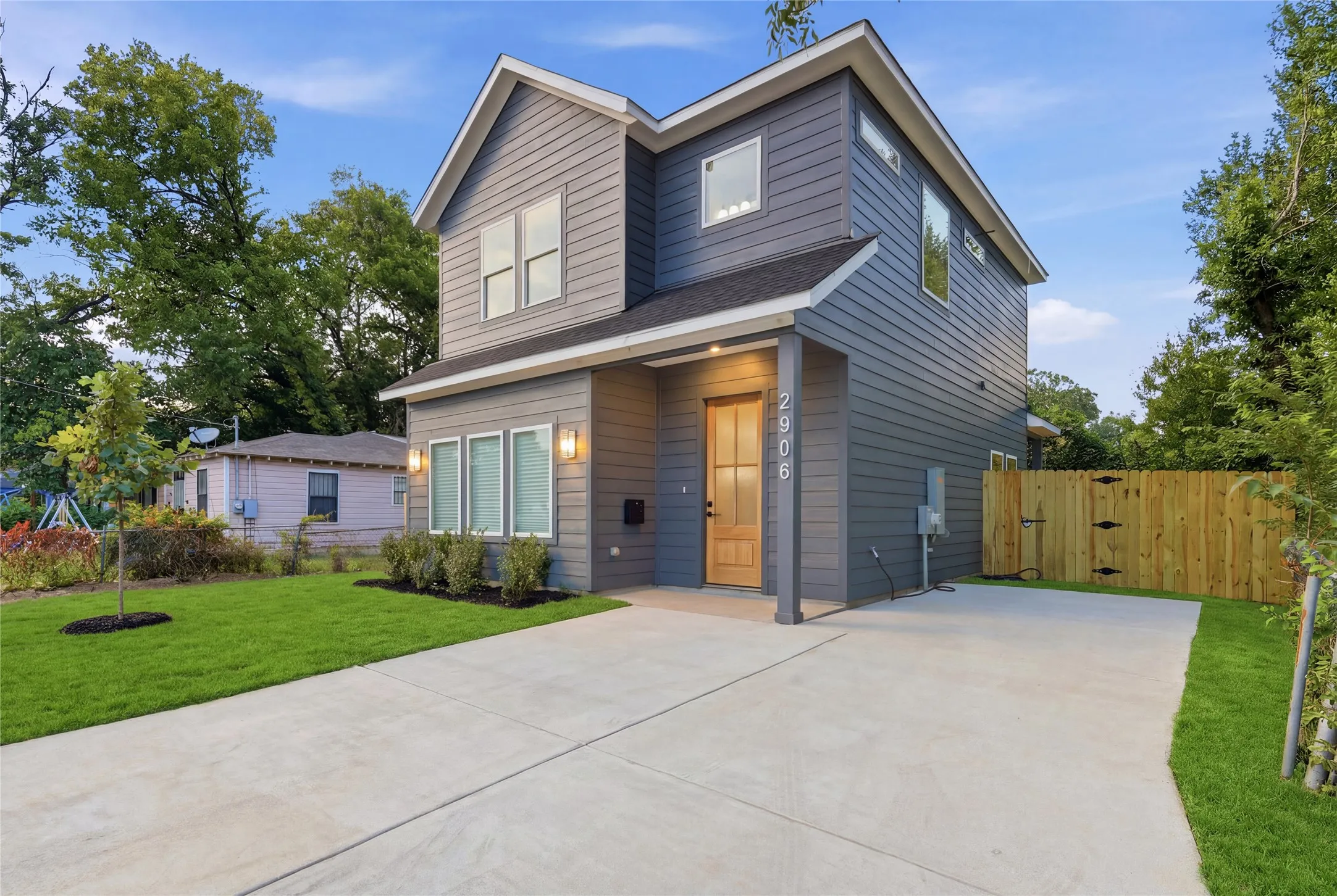 Single Family Residence For Sale in Dallas County , 2906 Swanson Street, Dallas, Texas 75210, 3 Bedroom, 3 Bathroom, Garage spaces, 1,600 Sqft, built in 2026, mls#21361752, Real Estate Agent in Dallas, Homes For Sale in Dallas county, Homes For Sale in Dallas, Realtor in Dallas Texas, Real Estate Brokerage Independent Realty Texas, Luminita Cordes Realtor