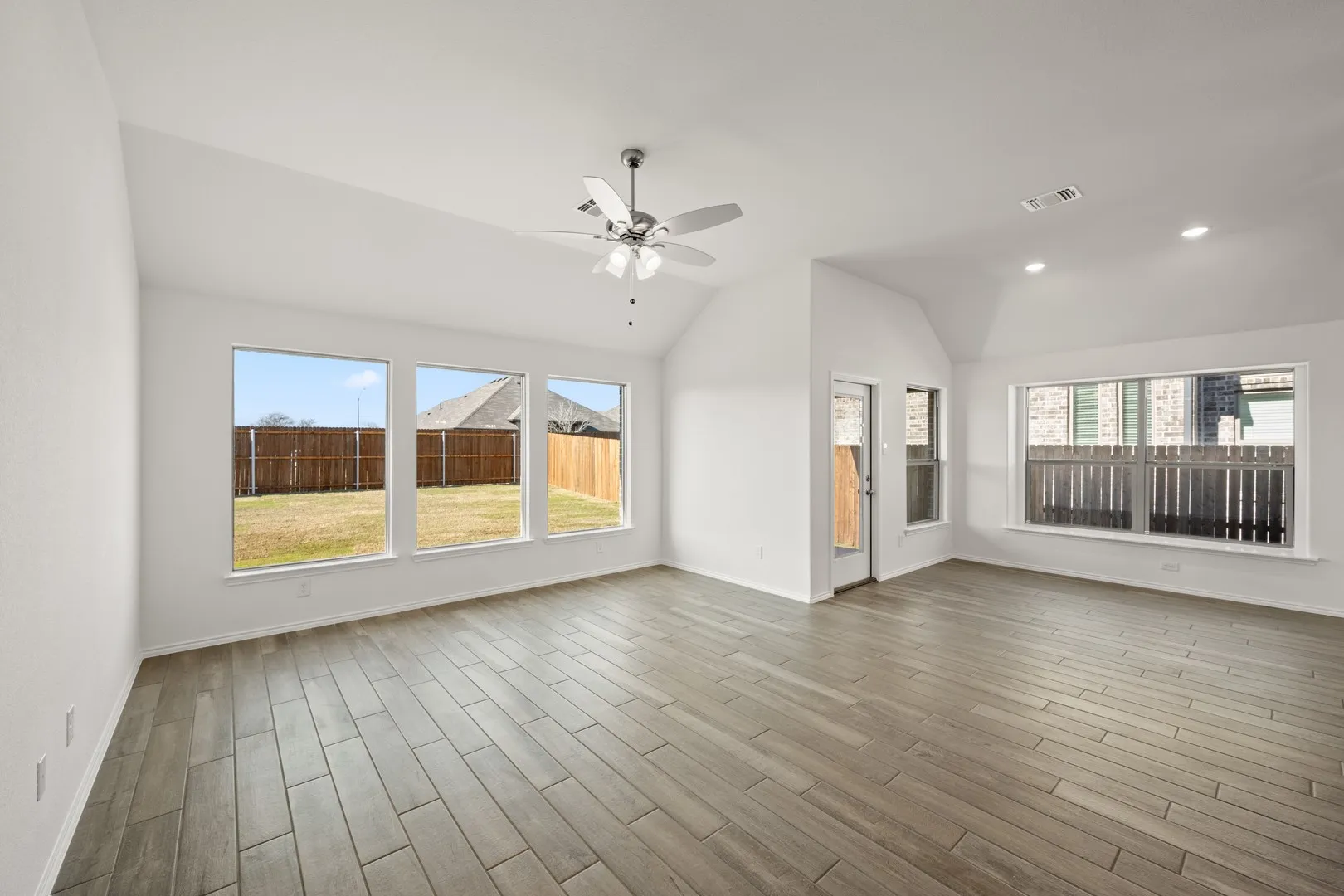 10316 Tapioca- Living Room-2
