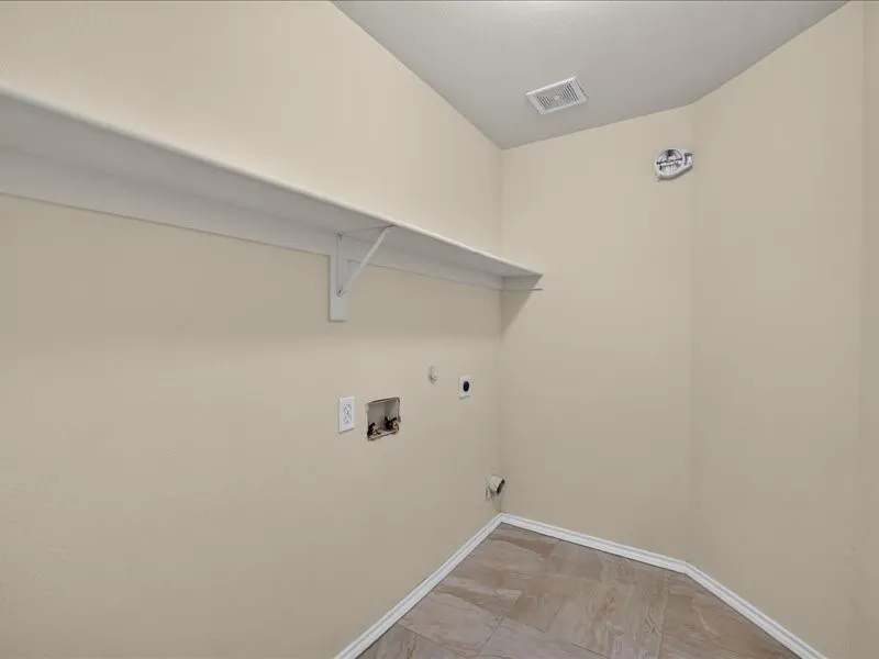 Single Family Residence For Rent in Denton County , 2313 Belmont Park Drive, Denton, Texas 76210, 3 Bedroom, 2 Bathroom, 2 Garage spaces, 1,638 Sqft, built in 2003, Price $2,350, mls#21363156, Real Estate Agent in Denton, Homes For Rent in Denton county, Homes For Rent in Denton, Realtor in Denton Texas, Real Estate Brokerage Independent Realty Texas, Luminita Cordes Realtor