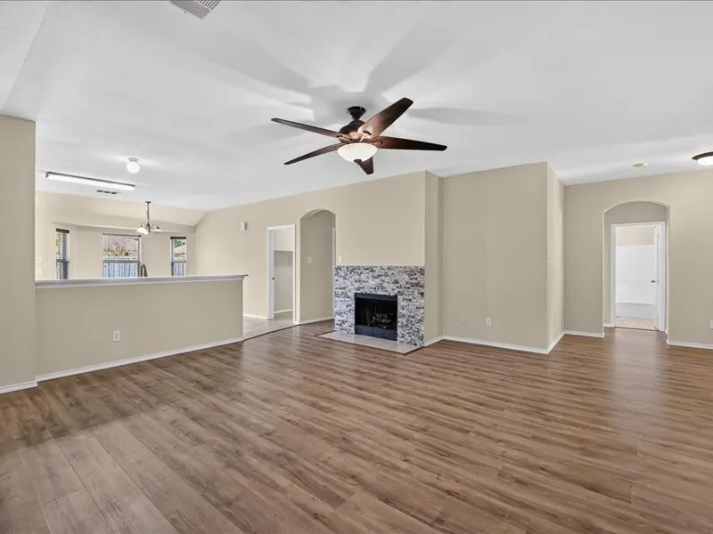 Single Family Residence For Rent in Denton County , 2313 Belmont Park Drive, Denton, Texas 76210, 3 Bedroom, 2 Bathroom, 2 Garage spaces, 1,638 Sqft, built in 2003, Price $2,350, mls#21363156, Real Estate Agent in Denton, Homes For Rent in Denton county, Homes For Rent in Denton, Realtor in Denton Texas, Real Estate Brokerage Independent Realty Texas, Luminita Cordes Realtor