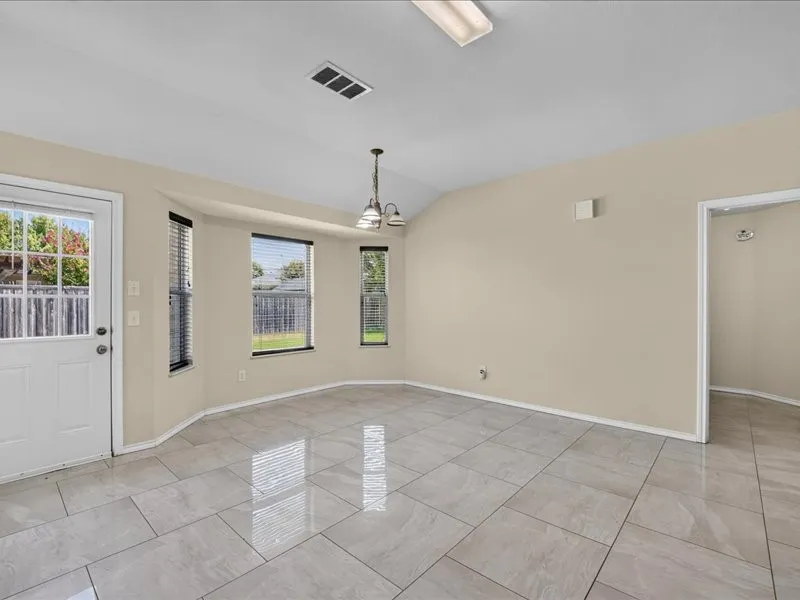 Single Family Residence For Rent in Denton County , 2313 Belmont Park Drive, Denton, Texas 76210, 3 Bedroom, 2 Bathroom, 2 Garage spaces, 1,638 Sqft, built in 2003, Price $2,350, mls#21363156, Real Estate Agent in Denton, Homes For Rent in Denton county, Homes For Rent in Denton, Realtor in Denton Texas, Real Estate Brokerage Independent Realty Texas, Luminita Cordes Realtor