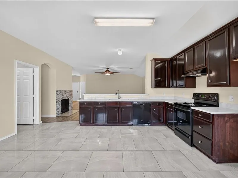 Single Family Residence For Rent in Denton County , 2313 Belmont Park Drive, Denton, Texas 76210, 3 Bedroom, 2 Bathroom, 2 Garage spaces, 1,638 Sqft, built in 2003, Price $2,350, mls#21363156, Real Estate Agent in Denton, Homes For Rent in Denton county, Homes For Rent in Denton, Realtor in Denton Texas, Real Estate Brokerage Independent Realty Texas, Luminita Cordes Realtor