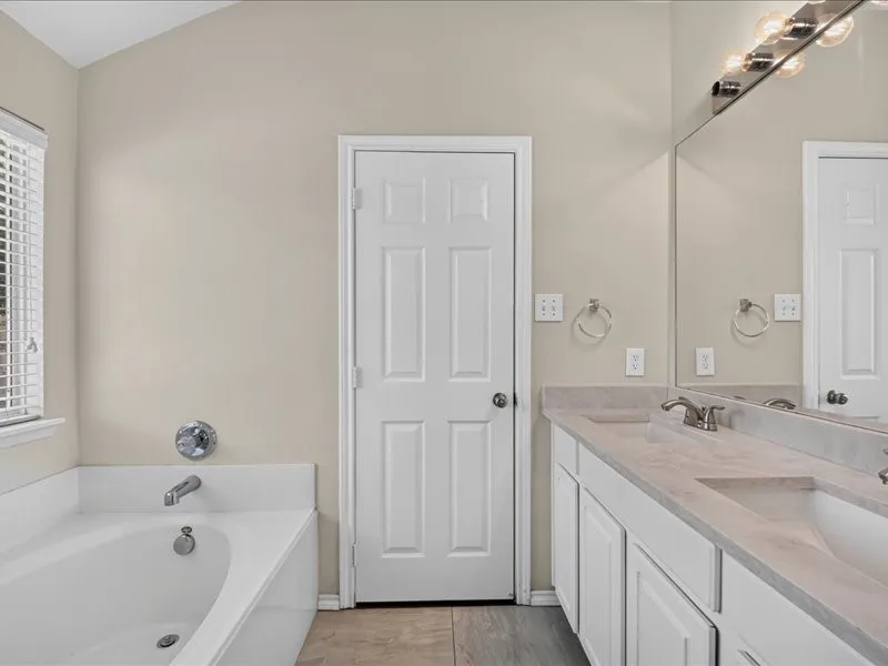 Single Family Residence For Rent in Denton County , 2313 Belmont Park Drive, Denton, Texas 76210, 3 Bedroom, 2 Bathroom, 2 Garage spaces, 1,638 Sqft, built in 2003, Price $2,350, mls#21363156, Real Estate Agent in Denton, Homes For Rent in Denton county, Homes For Rent in Denton, Realtor in Denton Texas, Real Estate Brokerage Independent Realty Texas, Luminita Cordes Realtor