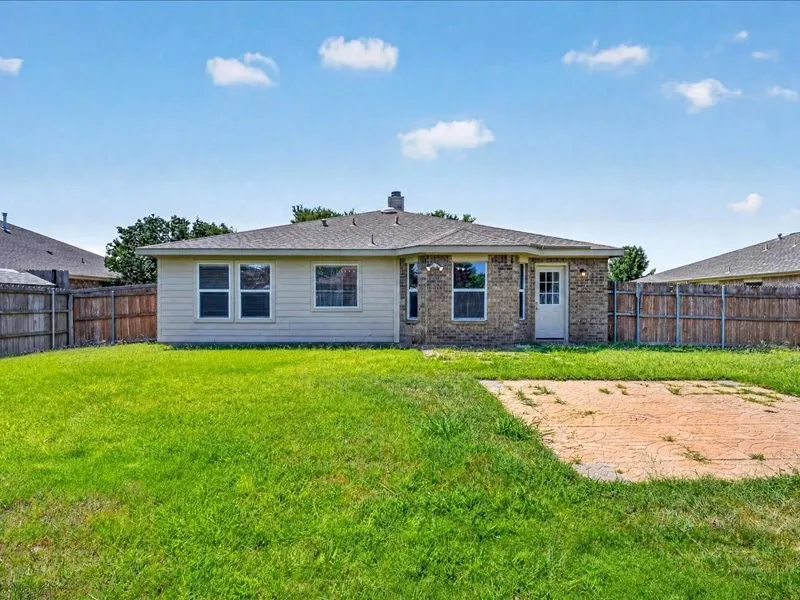 Single Family Residence For Rent in Denton County , 2313 Belmont Park Drive, Denton, Texas 76210, 3 Bedroom, 2 Bathroom, 2 Garage spaces, 1,638 Sqft, built in 2003, Price $2,350, mls#21363156, Real Estate Agent in Denton, Homes For Rent in Denton county, Homes For Rent in Denton, Realtor in Denton Texas, Real Estate Brokerage Independent Realty Texas, Luminita Cordes Realtor