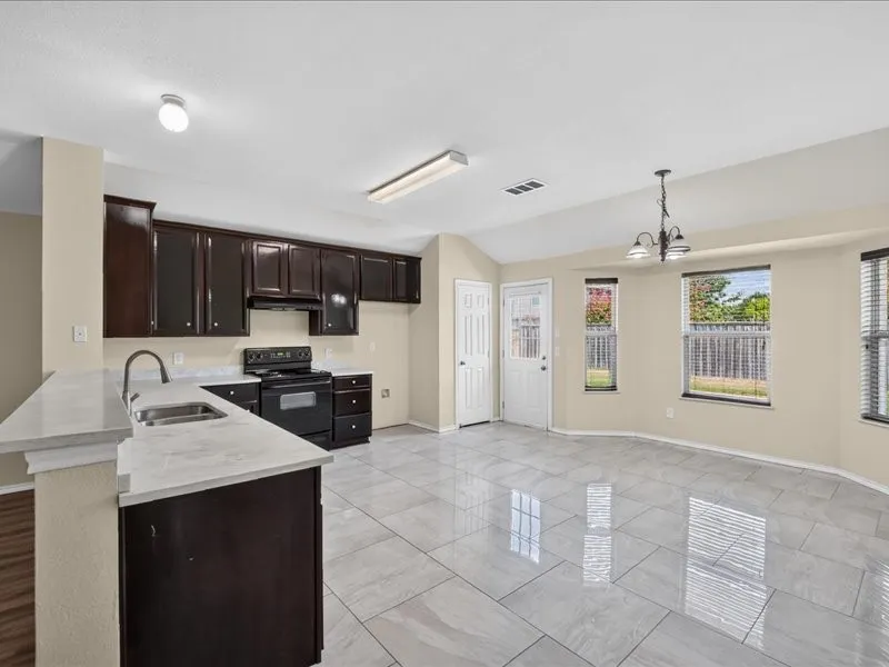 Single Family Residence For Rent in Denton County , 2313 Belmont Park Drive, Denton, Texas 76210, 3 Bedroom, 2 Bathroom, 2 Garage spaces, 1,638 Sqft, built in 2003, Price $2,350, mls#21363156, Real Estate Agent in Denton, Homes For Rent in Denton county, Homes For Rent in Denton, Realtor in Denton Texas, Real Estate Brokerage Independent Realty Texas, Luminita Cordes Realtor