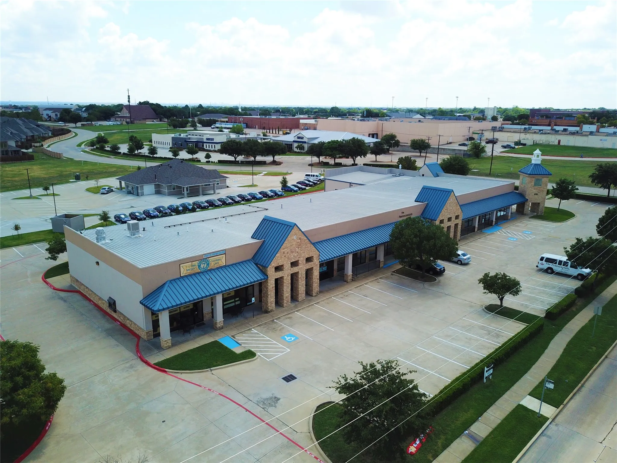 Retail For Rent in Denton County , 401 N Valley Parkway 420, Lewisville, Texas 75067, 0, 0, Garage spaces, 2,100 Sqft, built in 2001, Price $3,523, mls#21346663, Real Estate Agent in Lewisville, Homes For Rent in Denton county, Homes For Rent in Lewisville, Realtor in Lewisville Texas, Real Estate Brokerage Independent Realty Texas, Luminita Cordes Realtor