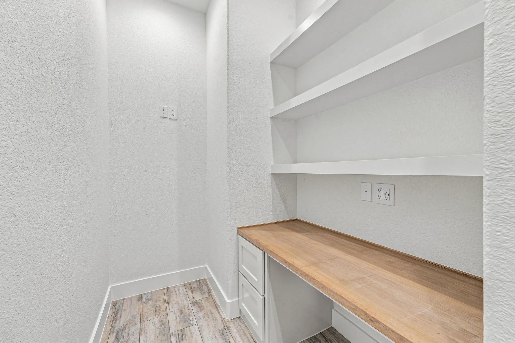 Single Family Residence For Sale in Parker County , 8140 Lavender Road, Springtown, Texas 76082, 3 Bedroom, 3 Bathroom, 2 Garage spaces, 2,838 Sqft, built in 2023, mls#21363244, Real Estate Agent in Springtown, Homes For Sale in Parker county, Homes For Sale in Springtown, Realtor in Springtown Texas, Real Estate Brokerage Independent Realty Texas, Luminita Cordes Realtor