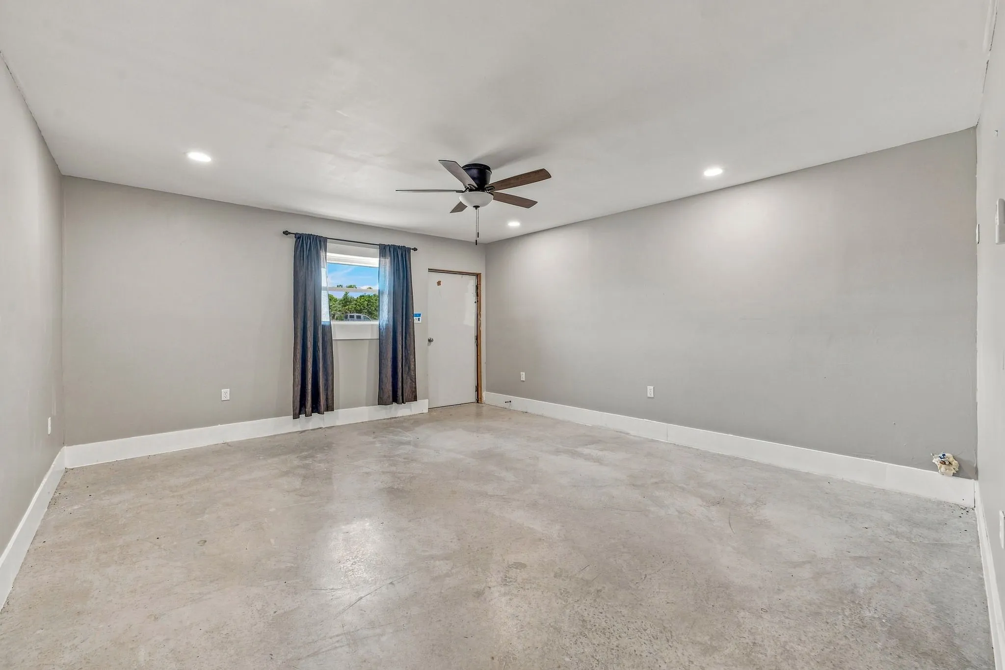 Single Family Residence For Sale in Parker County , 8140 Lavender Road, Springtown, Texas 76082, 3 Bedroom, 3 Bathroom, 2 Garage spaces, 2,838 Sqft, built in 2023, mls#21363244, Real Estate Agent in Springtown, Homes For Sale in Parker county, Homes For Sale in Springtown, Realtor in Springtown Texas, Real Estate Brokerage Independent Realty Texas, Luminita Cordes Realtor