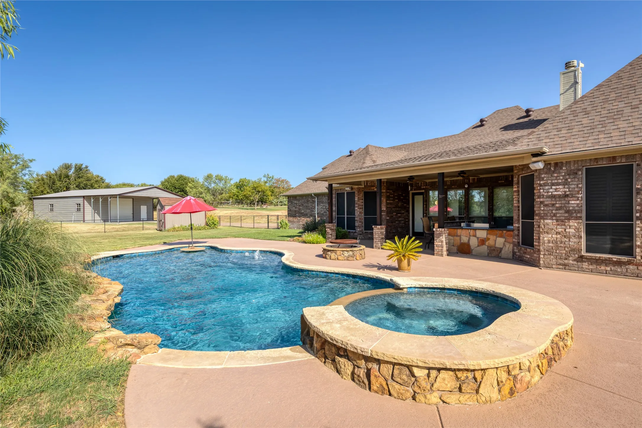 Single Family Residence For Sale in Parker County , 124 Carnes Court, Springtown, Texas 76082, 4 Bedroom, 3 Bathroom, 3 Garage spaces, 2,813 Sqft, built in 2011, mls#21360449, Real Estate Agent in Springtown, Homes For Sale in Parker county, Homes For Sale in Springtown, Realtor in Springtown Texas, Real Estate Brokerage Independent Realty Texas, Luminita Cordes Realtor