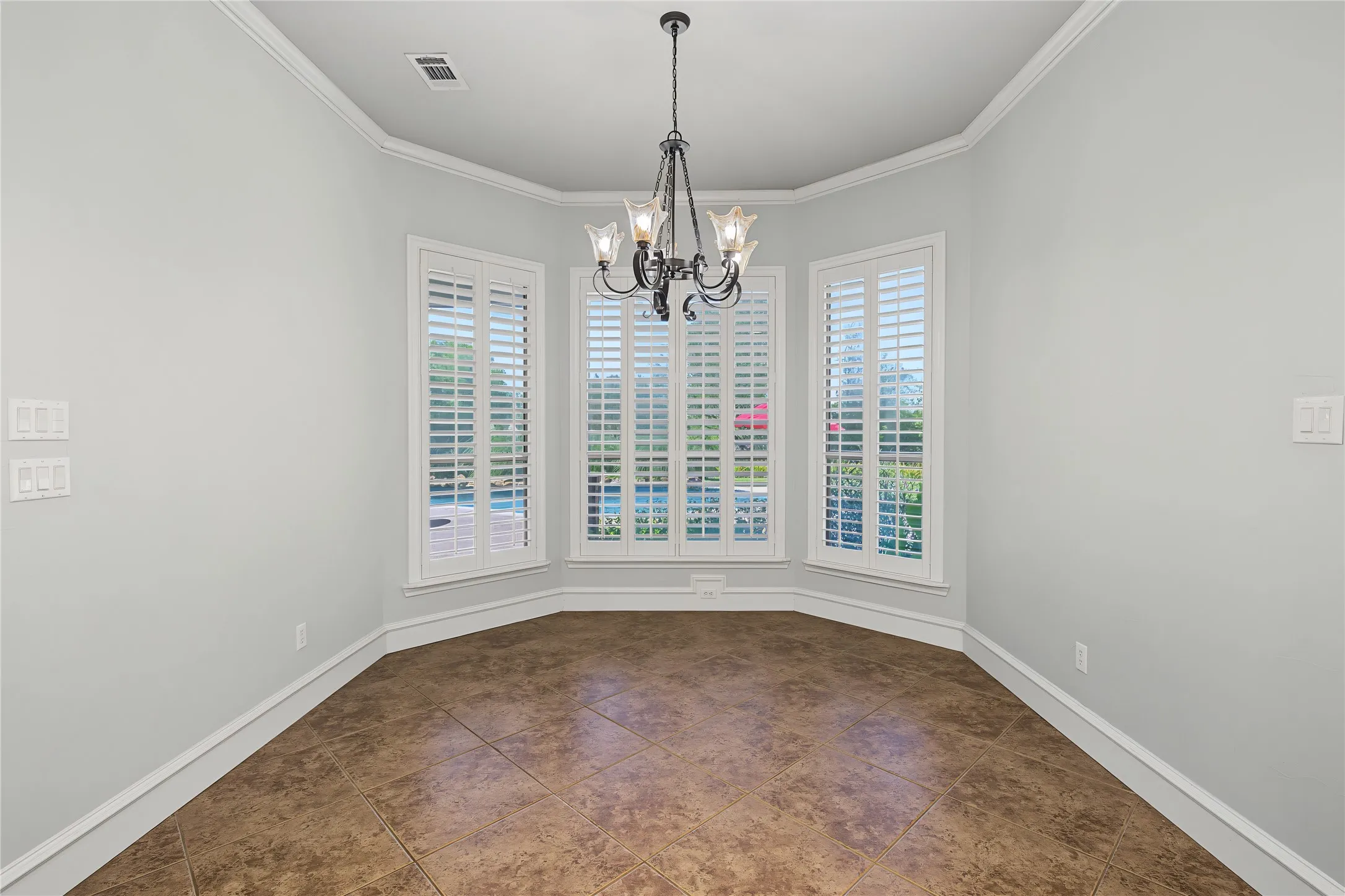 Single Family Residence For Sale in Parker County , 124 Carnes Court, Springtown, Texas 76082, 4 Bedroom, 3 Bathroom, 3 Garage spaces, 2,813 Sqft, built in 2011, mls#21360449, Real Estate Agent in Springtown, Homes For Sale in Parker county, Homes For Sale in Springtown, Realtor in Springtown Texas, Real Estate Brokerage Independent Realty Texas, Luminita Cordes Realtor