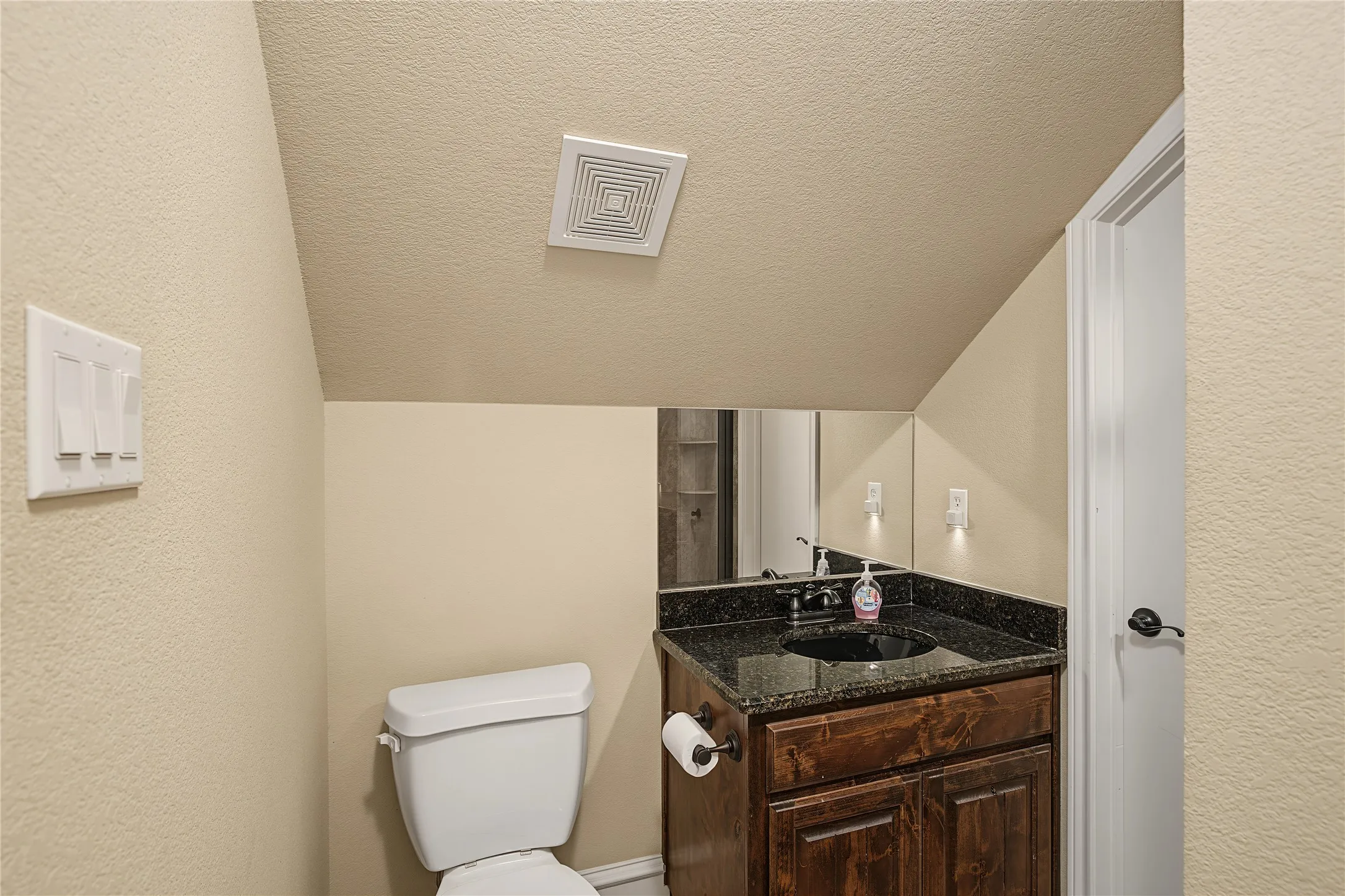 Upstairs Bathroom with Shower and Closet