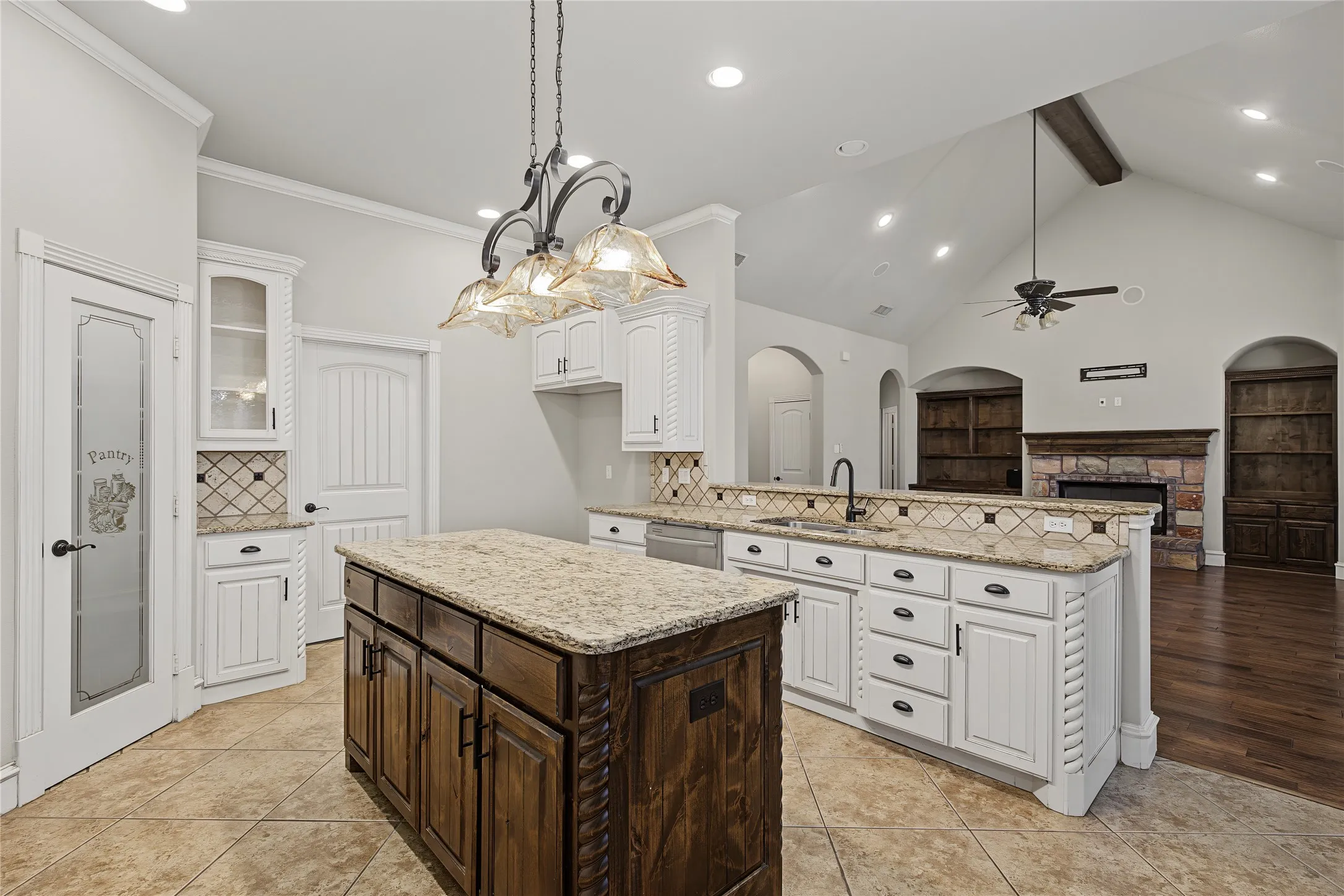 Single Family Residence For Sale in Parker County , 124 Carnes Court, Springtown, Texas 76082, 4 Bedroom, 3 Bathroom, 3 Garage spaces, 2,813 Sqft, built in 2011, mls#21360449, Real Estate Agent in Springtown, Homes For Sale in Parker county, Homes For Sale in Springtown, Realtor in Springtown Texas, Real Estate Brokerage Independent Realty Texas, Luminita Cordes Realtor