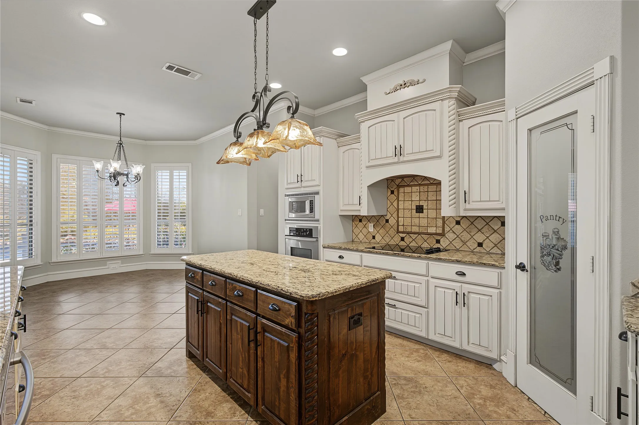 Single Family Residence For Sale in Parker County , 124 Carnes Court, Springtown, Texas 76082, 4 Bedroom, 3 Bathroom, 3 Garage spaces, 2,813 Sqft, built in 2011, mls#21360449, Real Estate Agent in Springtown, Homes For Sale in Parker county, Homes For Sale in Springtown, Realtor in Springtown Texas, Real Estate Brokerage Independent Realty Texas, Luminita Cordes Realtor