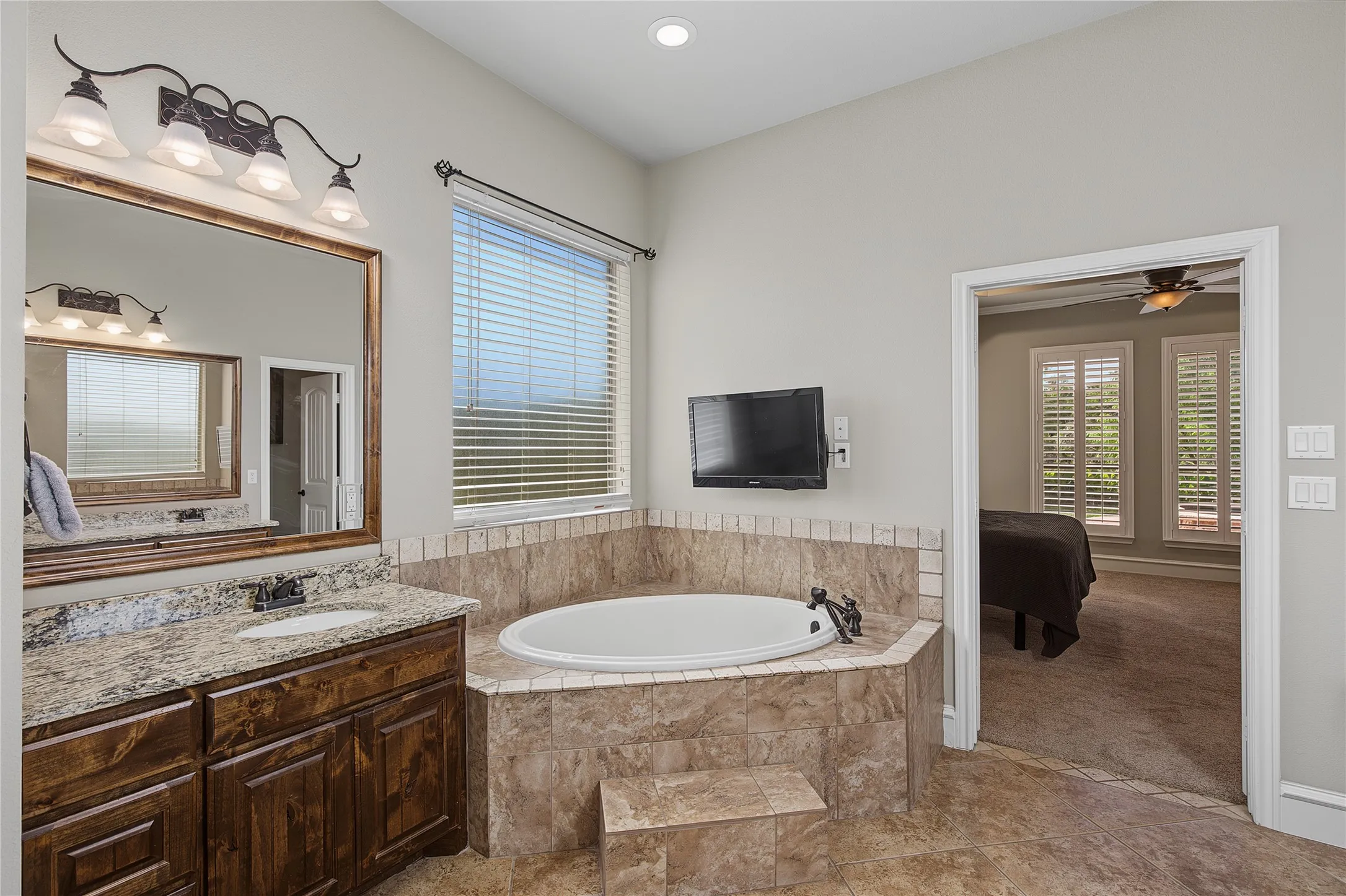 Single Family Residence For Sale in Parker County , 124 Carnes Court, Springtown, Texas 76082, 4 Bedroom, 3 Bathroom, 3 Garage spaces, 2,813 Sqft, built in 2011, mls#21360449, Real Estate Agent in Springtown, Homes For Sale in Parker county, Homes For Sale in Springtown, Realtor in Springtown Texas, Real Estate Brokerage Independent Realty Texas, Luminita Cordes Realtor