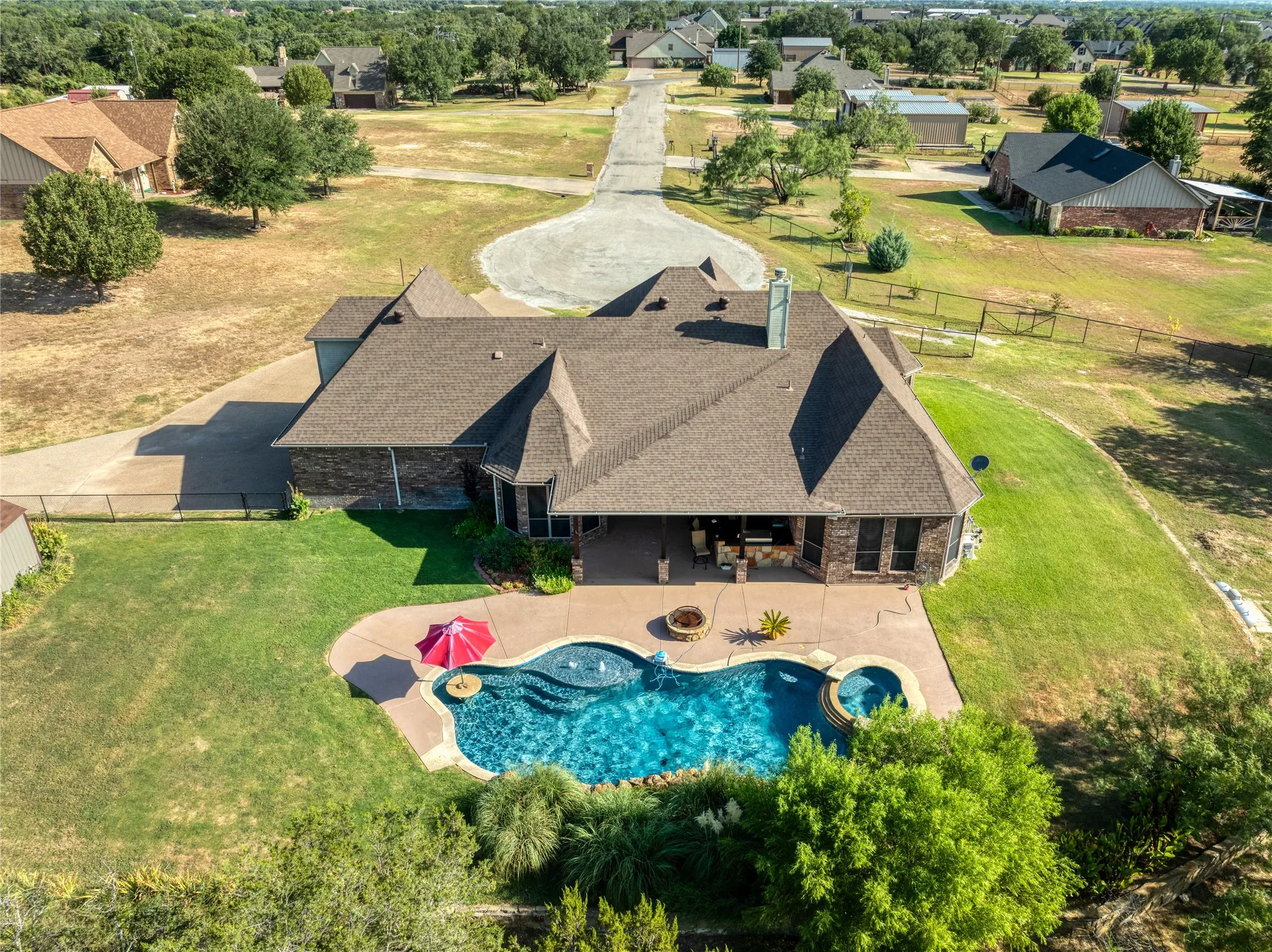 Single Family Residence For Sale in Parker County , 124 Carnes Court, Springtown, Texas 76082, 4 Bedroom, 3 Bathroom, 3 Garage spaces, 2,813 Sqft, built in 2011, mls#21360449, Real Estate Agent in Springtown, Homes For Sale in Parker county, Homes For Sale in Springtown, Realtor in Springtown Texas, Real Estate Brokerage Independent Realty Texas, Luminita Cordes Realtor