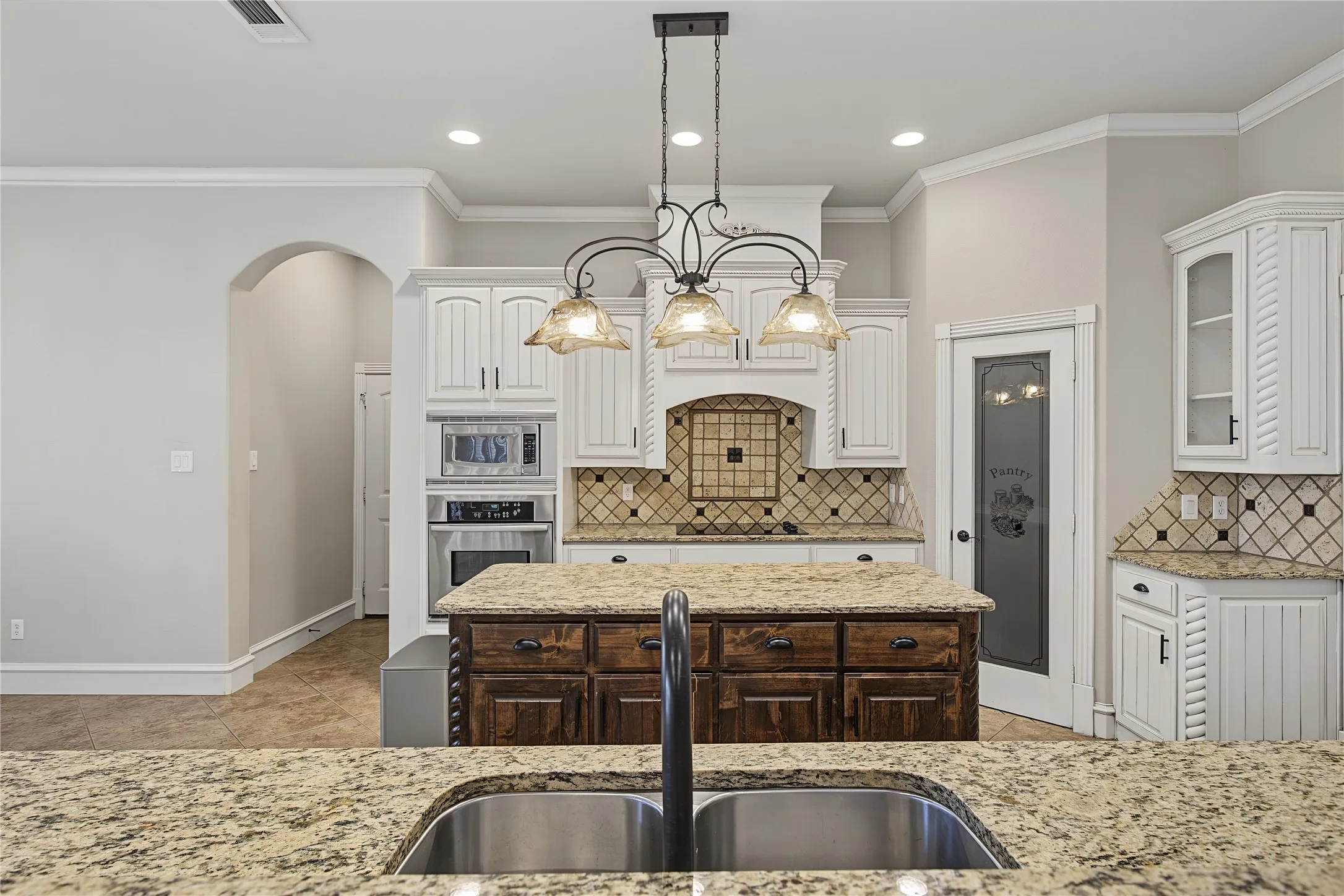 Single Family Residence For Sale in Parker County , 124 Carnes Court, Springtown, Texas 76082, 4 Bedroom, 3 Bathroom, 3 Garage spaces, 2,813 Sqft, built in 2011, mls#21360449, Real Estate Agent in Springtown, Homes For Sale in Parker county, Homes For Sale in Springtown, Realtor in Springtown Texas, Real Estate Brokerage Independent Realty Texas, Luminita Cordes Realtor