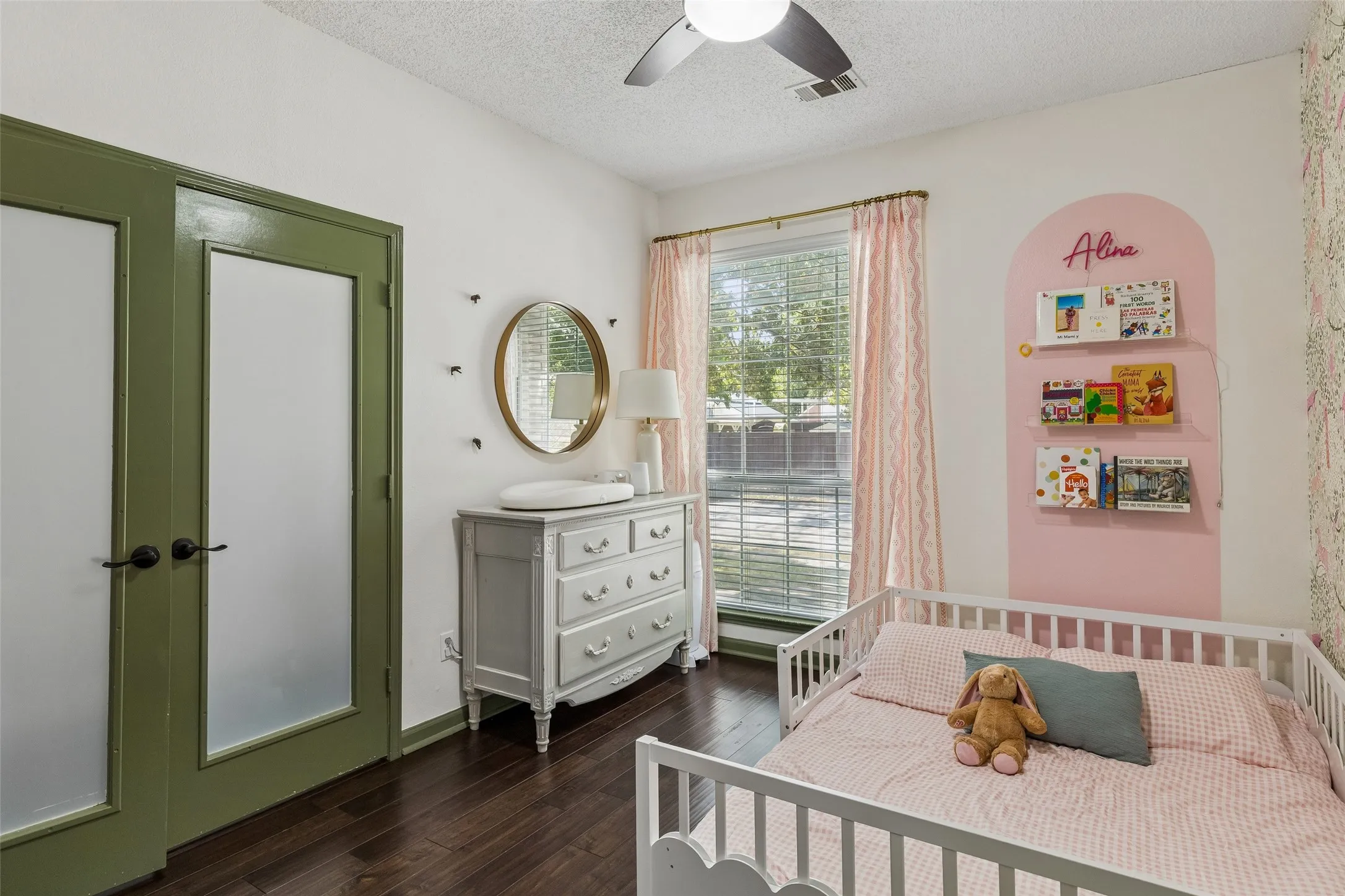Single Family Residence For Sale in Dallas County , 8113 Pickard Drive, Rowlett, Texas 75088, 3 Bedroom, 2 Bathroom, 2 Garage spaces, 1,769 Sqft, built in 1989, mls#21363216, Real Estate Agent in Rowlett, Homes For Sale in Dallas county, Homes For Sale in Rowlett, Realtor in Rowlett Texas, Real Estate Brokerage Independent Realty Texas, Luminita Cordes Realtor