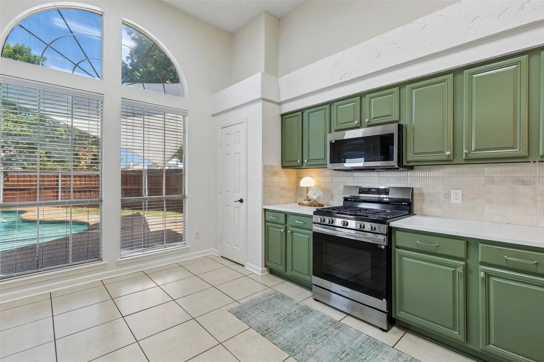 Single Family Residence For Sale in Dallas County , 8113 Pickard Drive, Rowlett, Texas 75088, 3 Bedroom, 2 Bathroom, 2 Garage spaces, 1,769 Sqft, built in 1989, mls#21363216, Real Estate Agent in Rowlett, Homes For Sale in Dallas county, Homes For Sale in Rowlett, Realtor in Rowlett Texas, Real Estate Brokerage Independent Realty Texas, Luminita Cordes Realtor