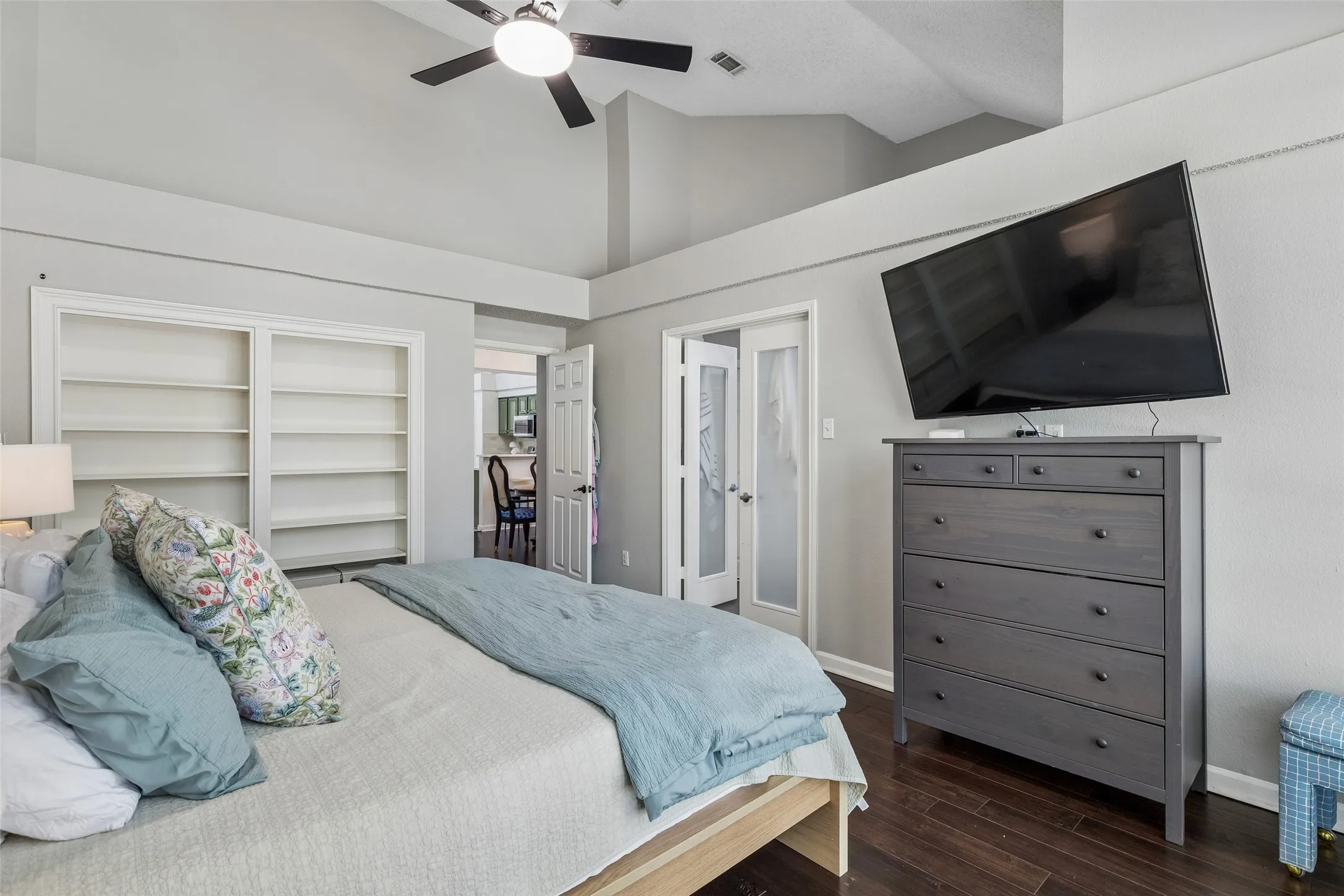 Single Family Residence For Sale in Dallas County , 8113 Pickard Drive, Rowlett, Texas 75088, 3 Bedroom, 2 Bathroom, 2 Garage spaces, 1,769 Sqft, built in 1989, mls#21363216, Real Estate Agent in Rowlett, Homes For Sale in Dallas county, Homes For Sale in Rowlett, Realtor in Rowlett Texas, Real Estate Brokerage Independent Realty Texas, Luminita Cordes Realtor