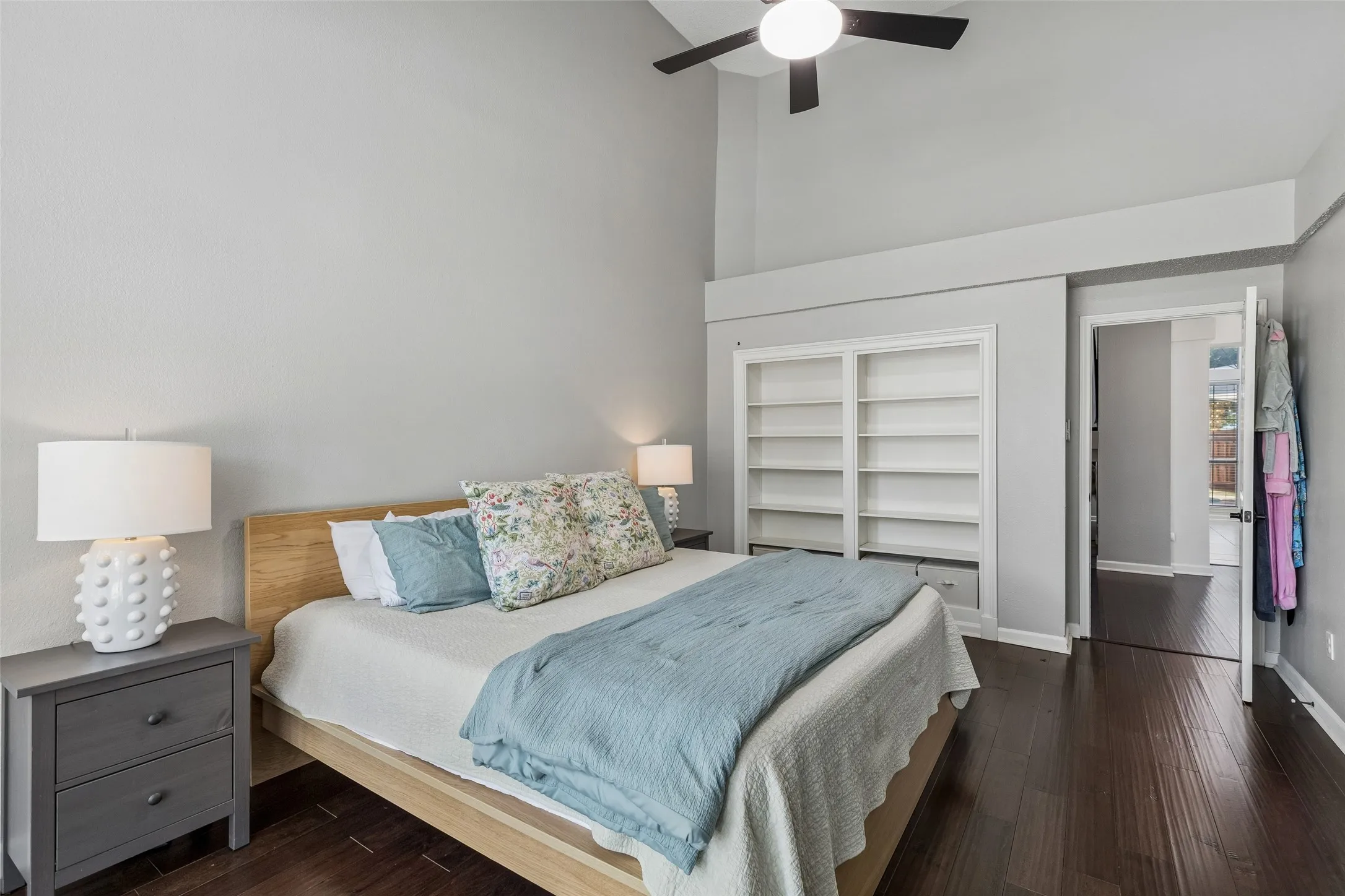 Single Family Residence For Sale in Dallas County , 8113 Pickard Drive, Rowlett, Texas 75088, 3 Bedroom, 2 Bathroom, 2 Garage spaces, 1,769 Sqft, built in 1989, mls#21363216, Real Estate Agent in Rowlett, Homes For Sale in Dallas county, Homes For Sale in Rowlett, Realtor in Rowlett Texas, Real Estate Brokerage Independent Realty Texas, Luminita Cordes Realtor