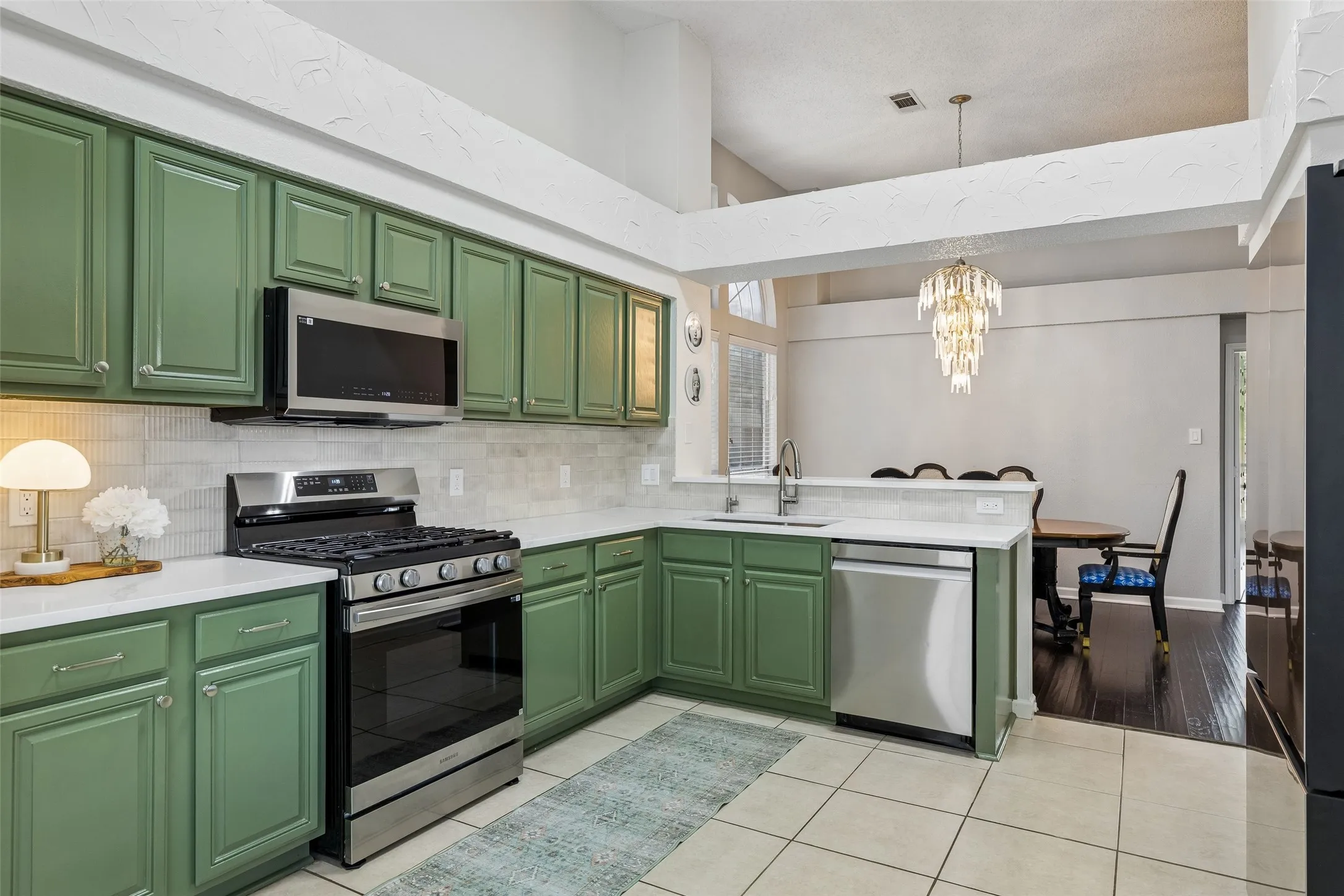 Single Family Residence For Sale in Dallas County , 8113 Pickard Drive, Rowlett, Texas 75088, 3 Bedroom, 2 Bathroom, 2 Garage spaces, 1,769 Sqft, built in 1989, mls#21363216, Real Estate Agent in Rowlett, Homes For Sale in Dallas county, Homes For Sale in Rowlett, Realtor in Rowlett Texas, Real Estate Brokerage Independent Realty Texas, Luminita Cordes Realtor