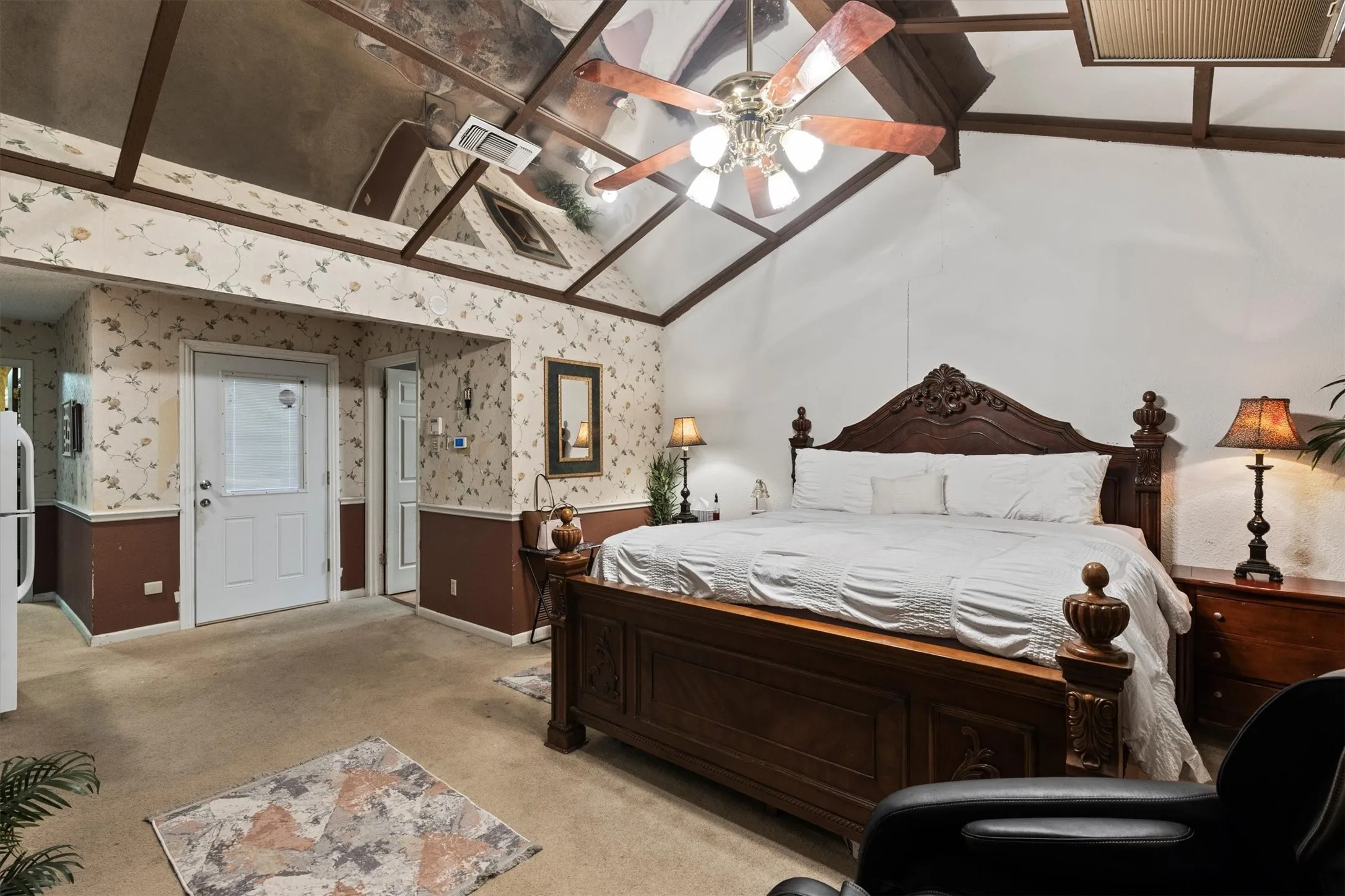 Generous proportions and light-filled luxury.