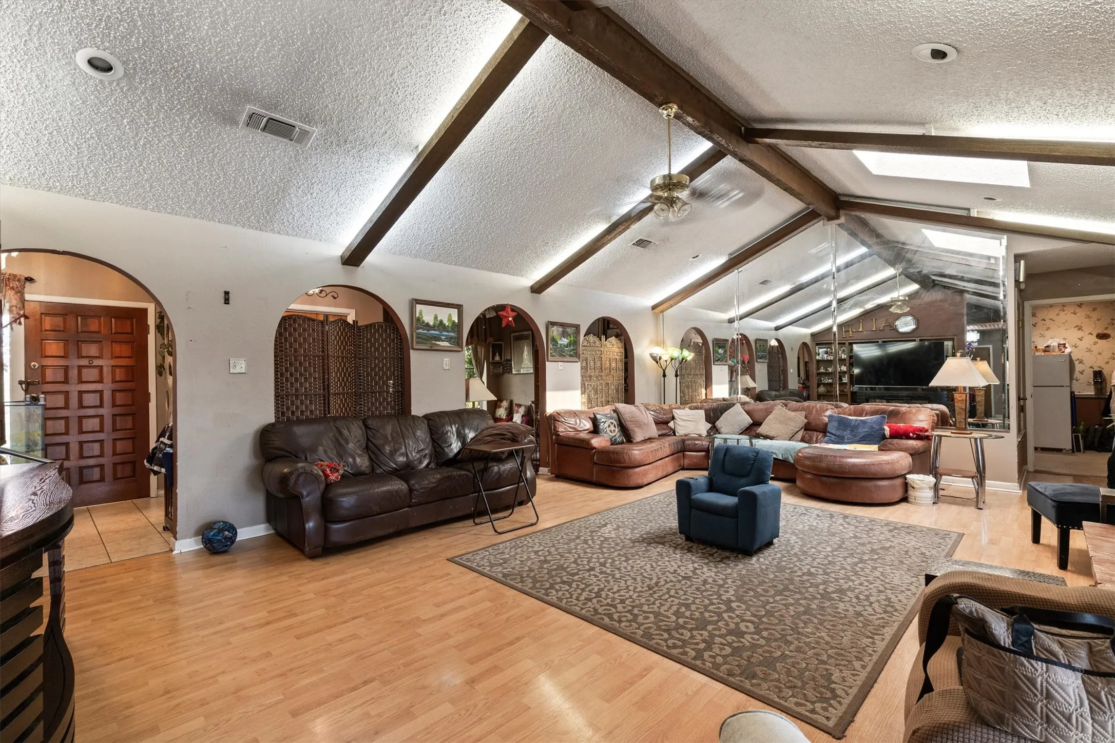 Refined comfort designed for seamless indoor relaxation