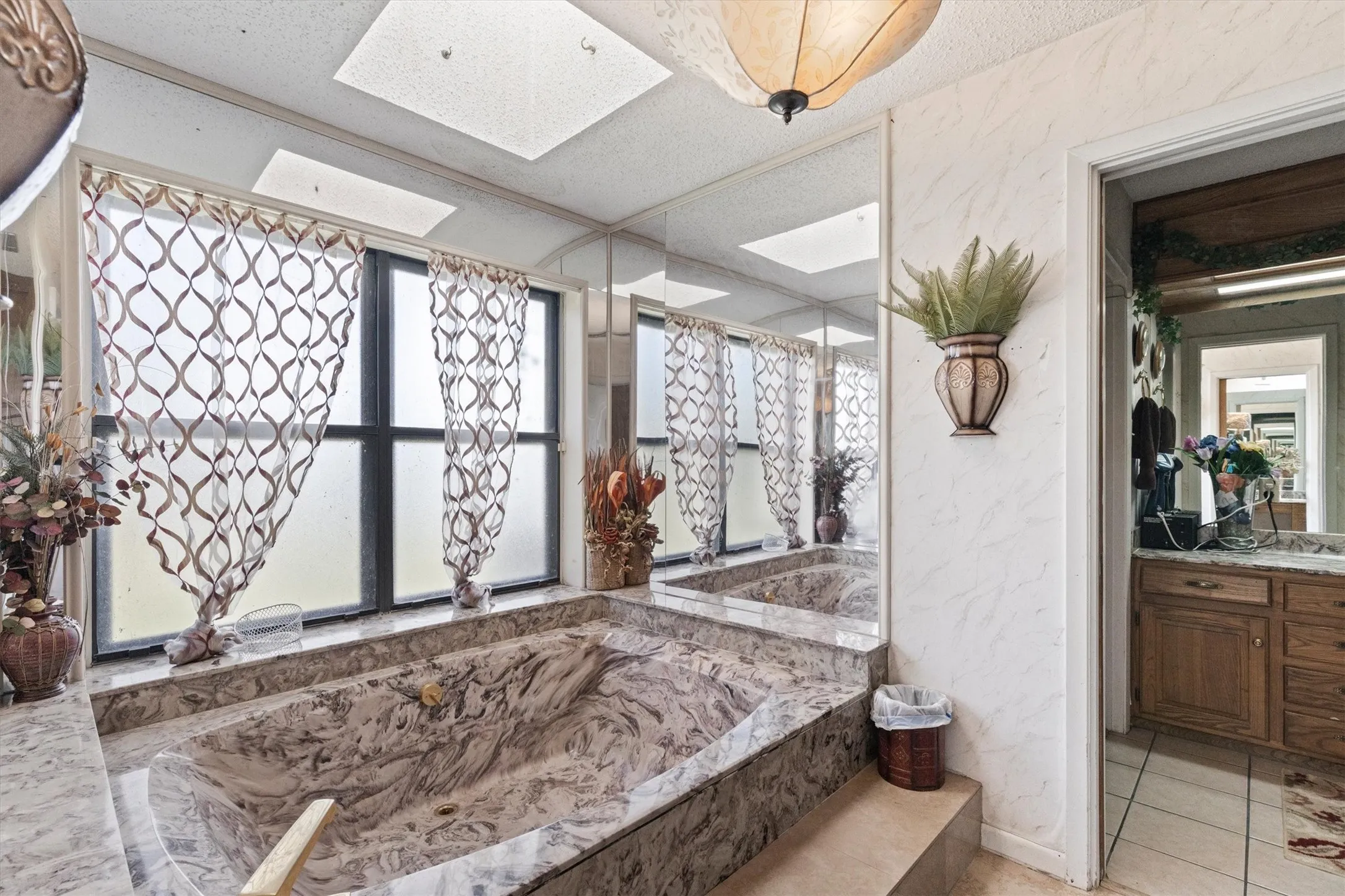 Charming retro vibe with endless potential.