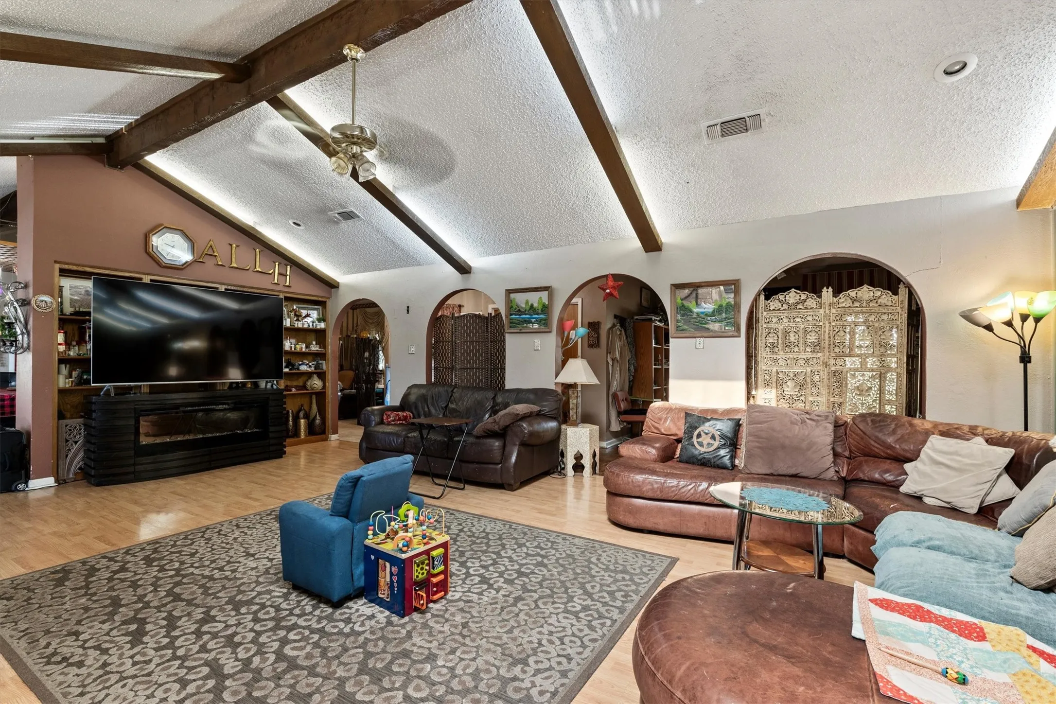 Thoughtfully curated proportions and bright, airy ambiance