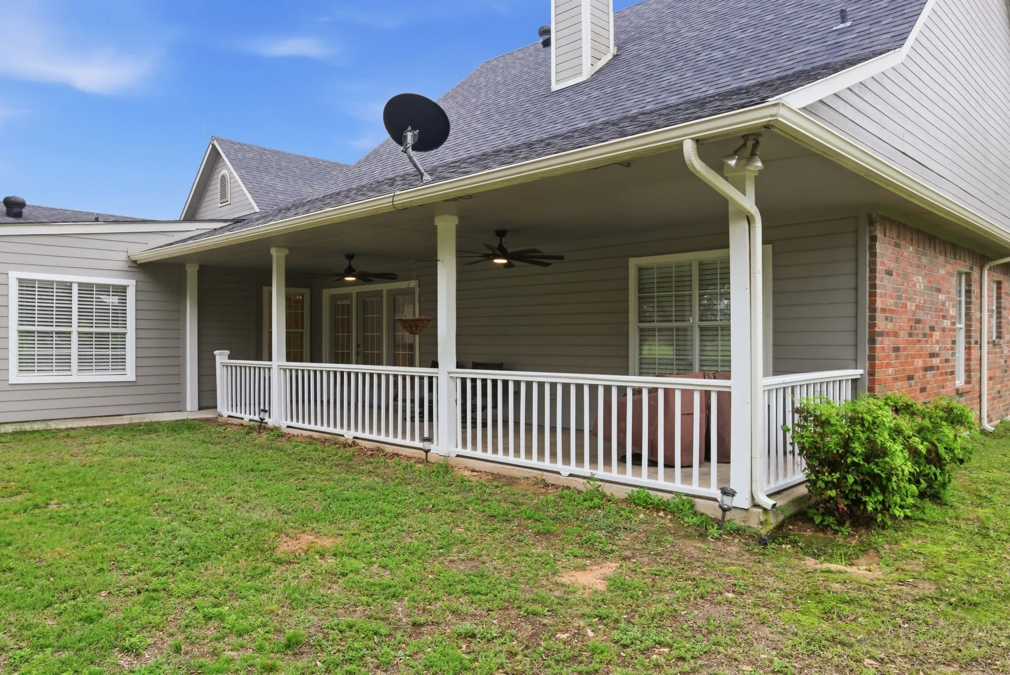 Single Family Residence For Sale in Wood County , 249 Private Road 5940, Emory, Texas 75440, 3 Bedroom, 3 Bathroom, 2 Garage spaces, 2,618 Sqft, built in 2000, mls#21363250, Real Estate Agent in Emory, Homes For Sale in Wood county, Homes For Sale in Emory, Realtor in Emory Texas, Real Estate Brokerage Independent Realty Texas, Luminita Cordes Realtor