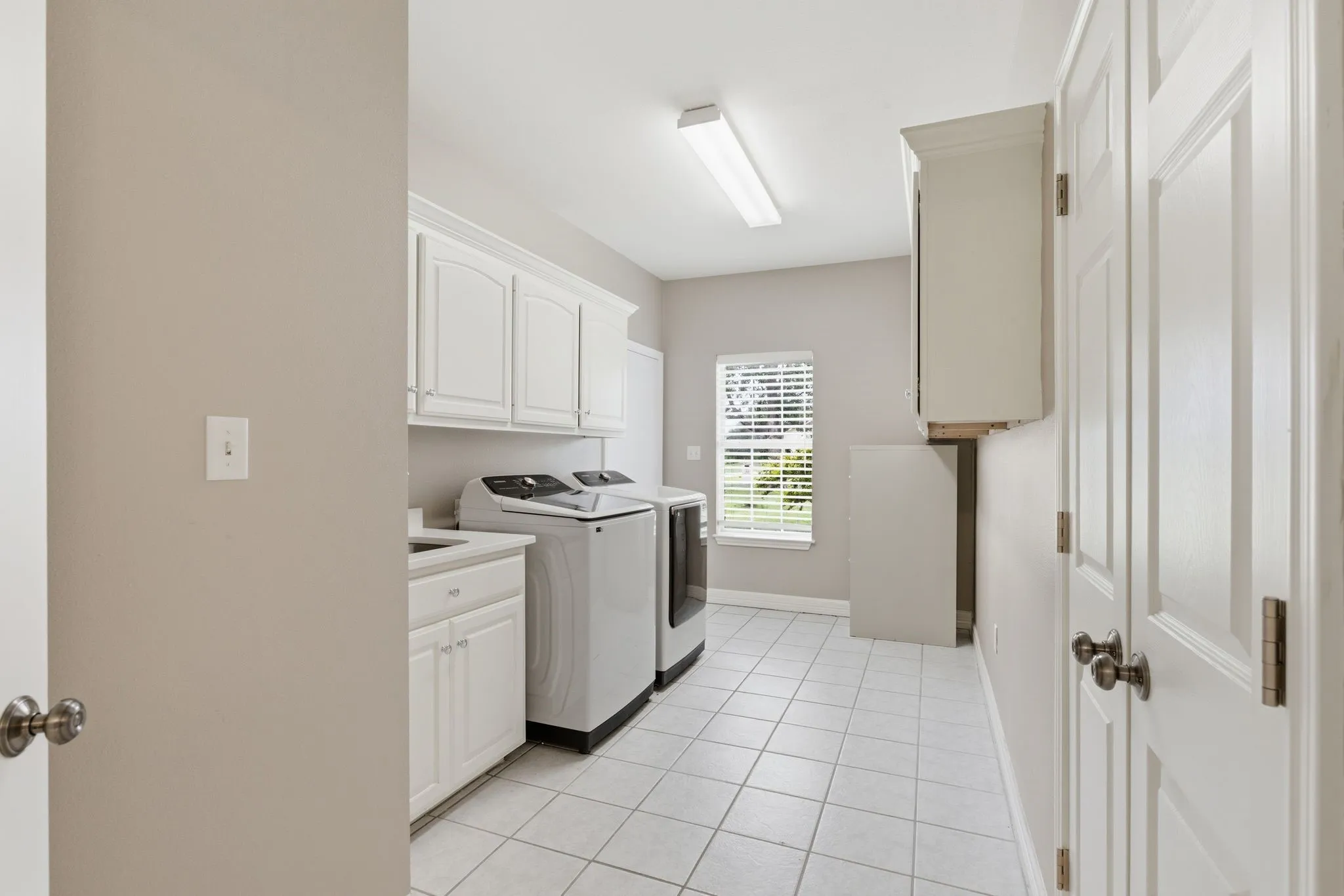 Single Family Residence For Sale in Wood County , 249 Private Road 5940, Emory, Texas 75440, 3 Bedroom, 3 Bathroom, 2 Garage spaces, 2,618 Sqft, built in 2000, mls#21363250, Real Estate Agent in Emory, Homes For Sale in Wood county, Homes For Sale in Emory, Realtor in Emory Texas, Real Estate Brokerage Independent Realty Texas, Luminita Cordes Realtor